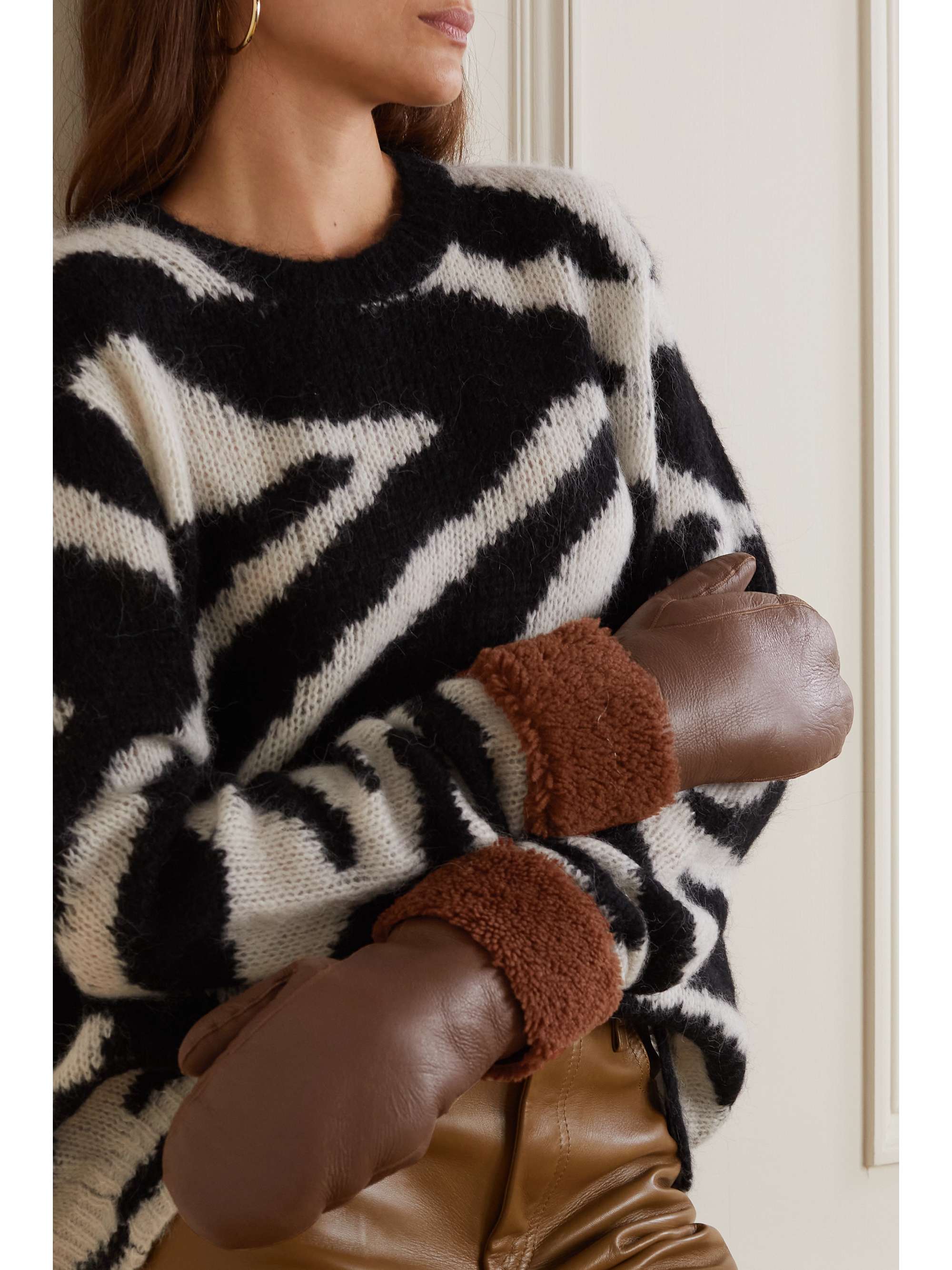 YVES SALOMON Shearling mittens