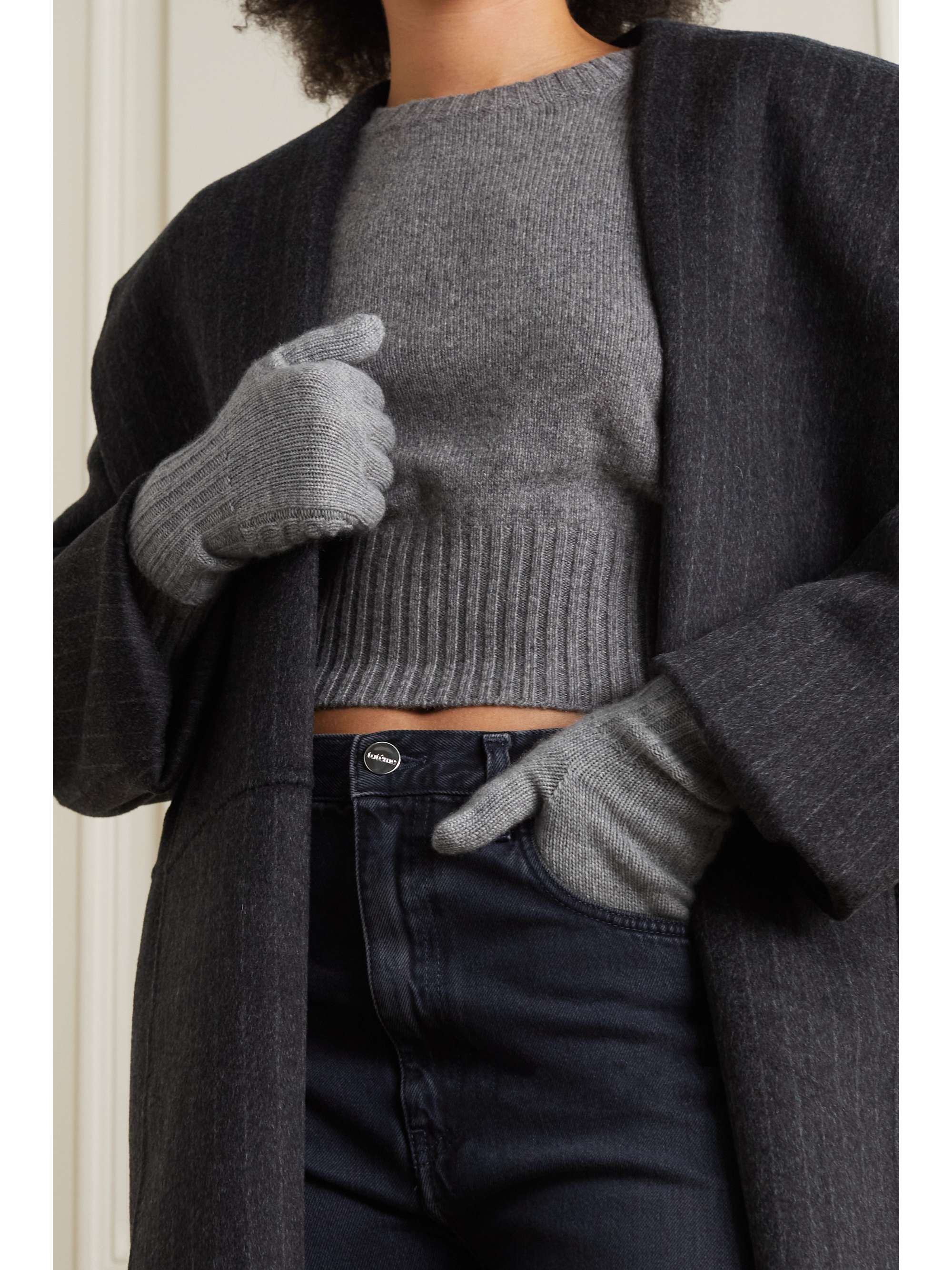 JOHNSTONS OF ELGIN Cable-knit cashmere gloves