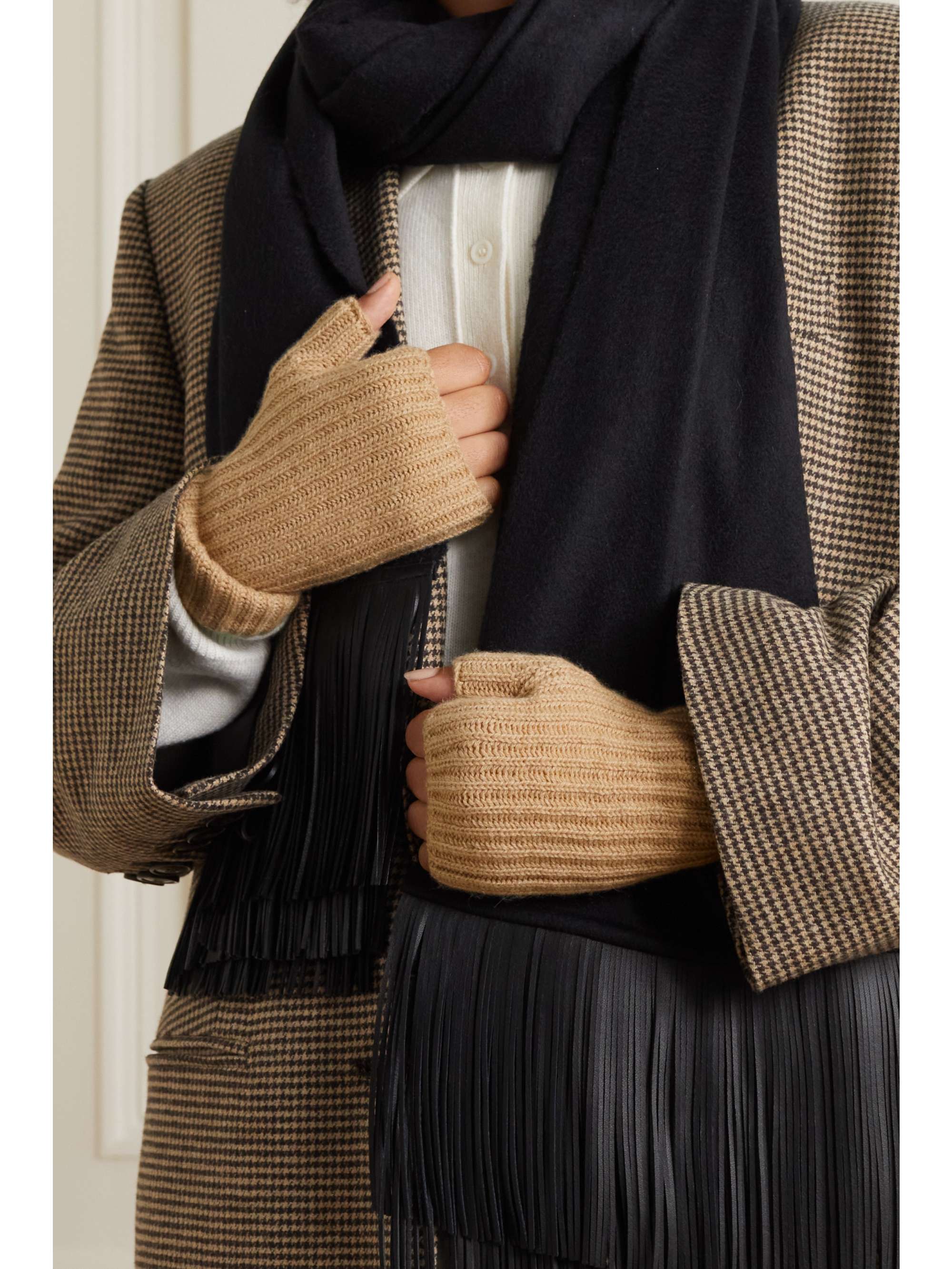 JOHNSTONS OF ELGIN Ribbed cashmere fingerless gloves