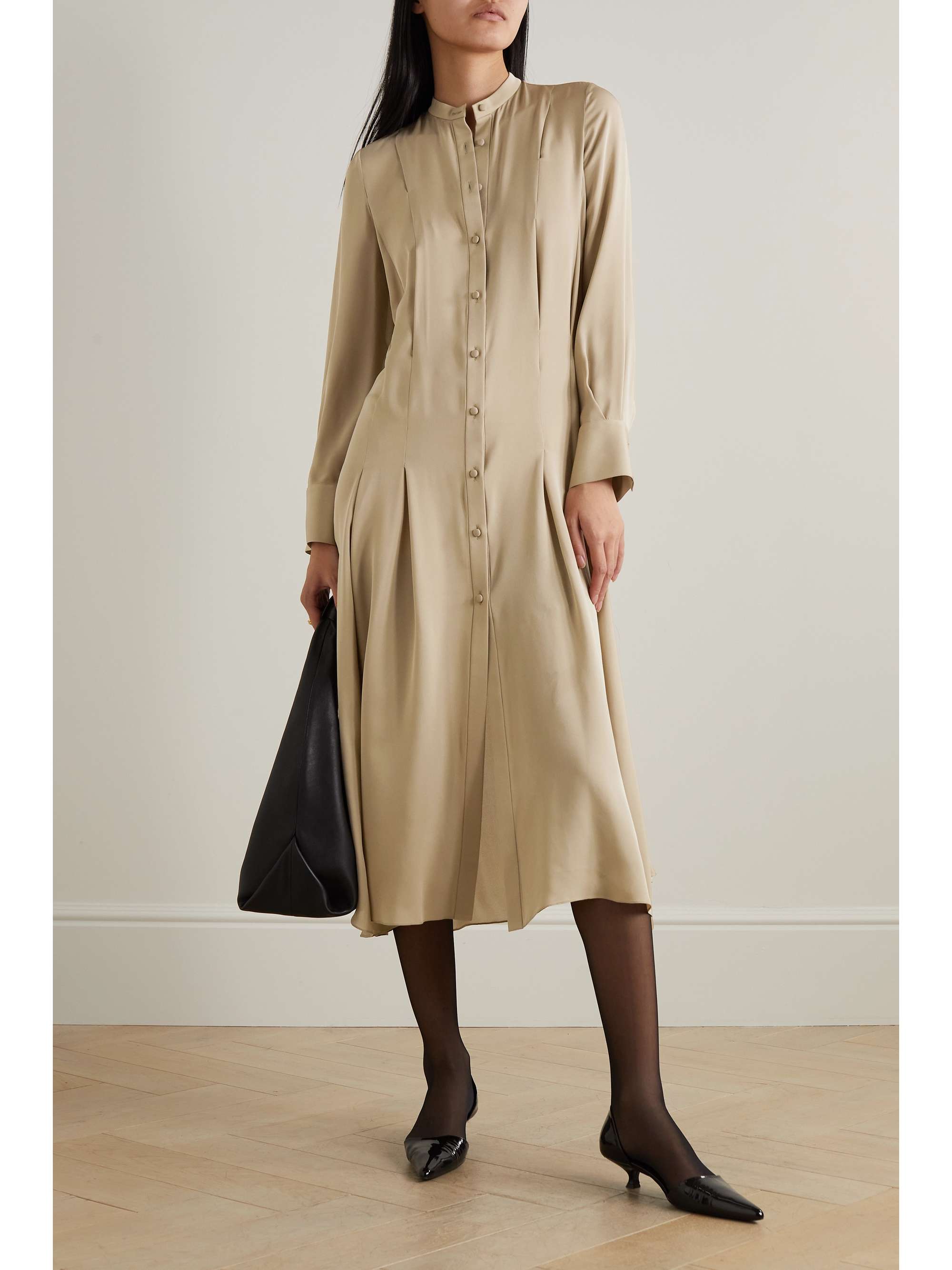 KHAITE Waylon Oversized-Hemdblusenkleid aus Seiden-Georgette mit Falten