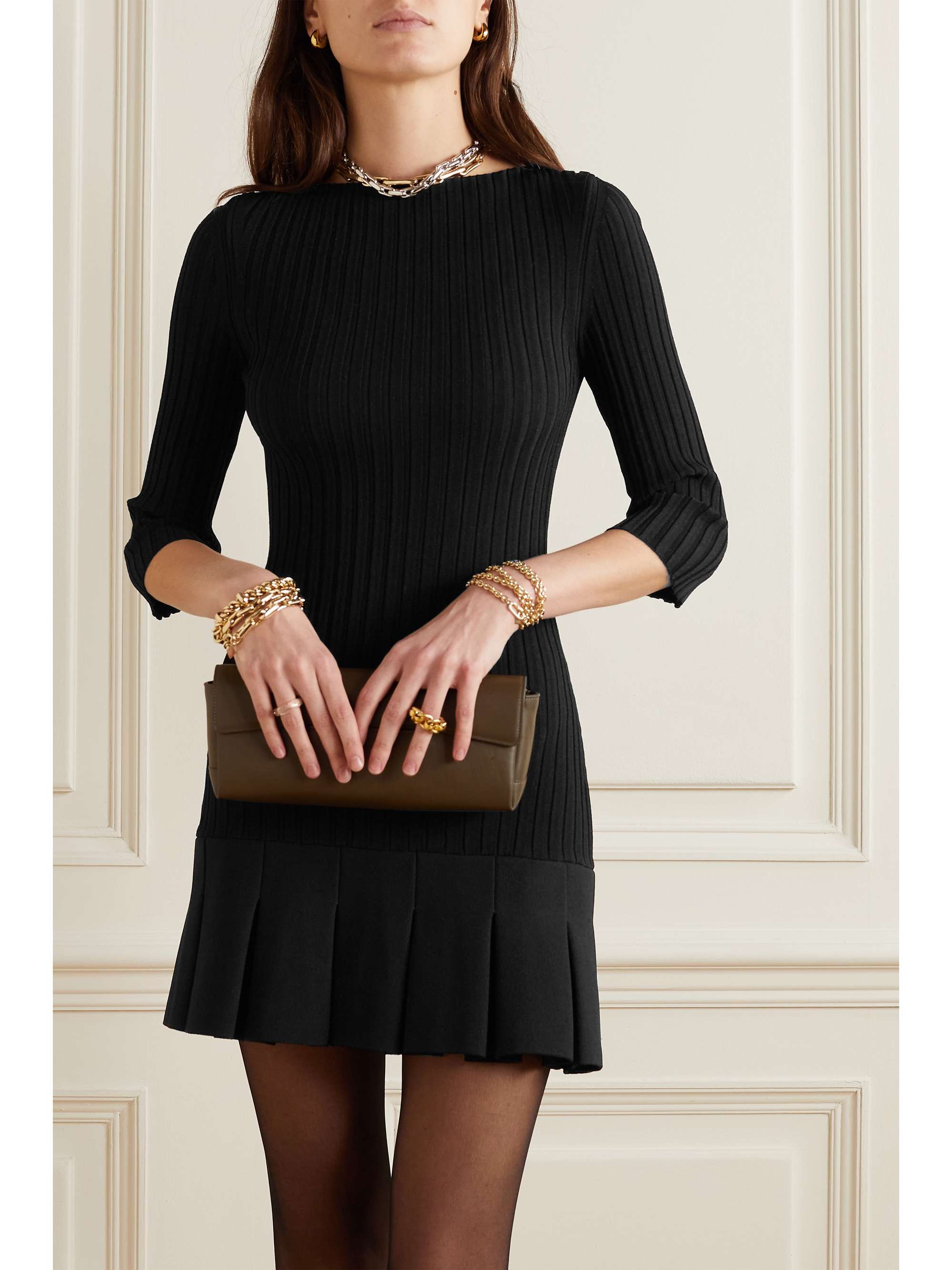 KHAITE Jago geripptes Minikleid aus Strick mit Falten