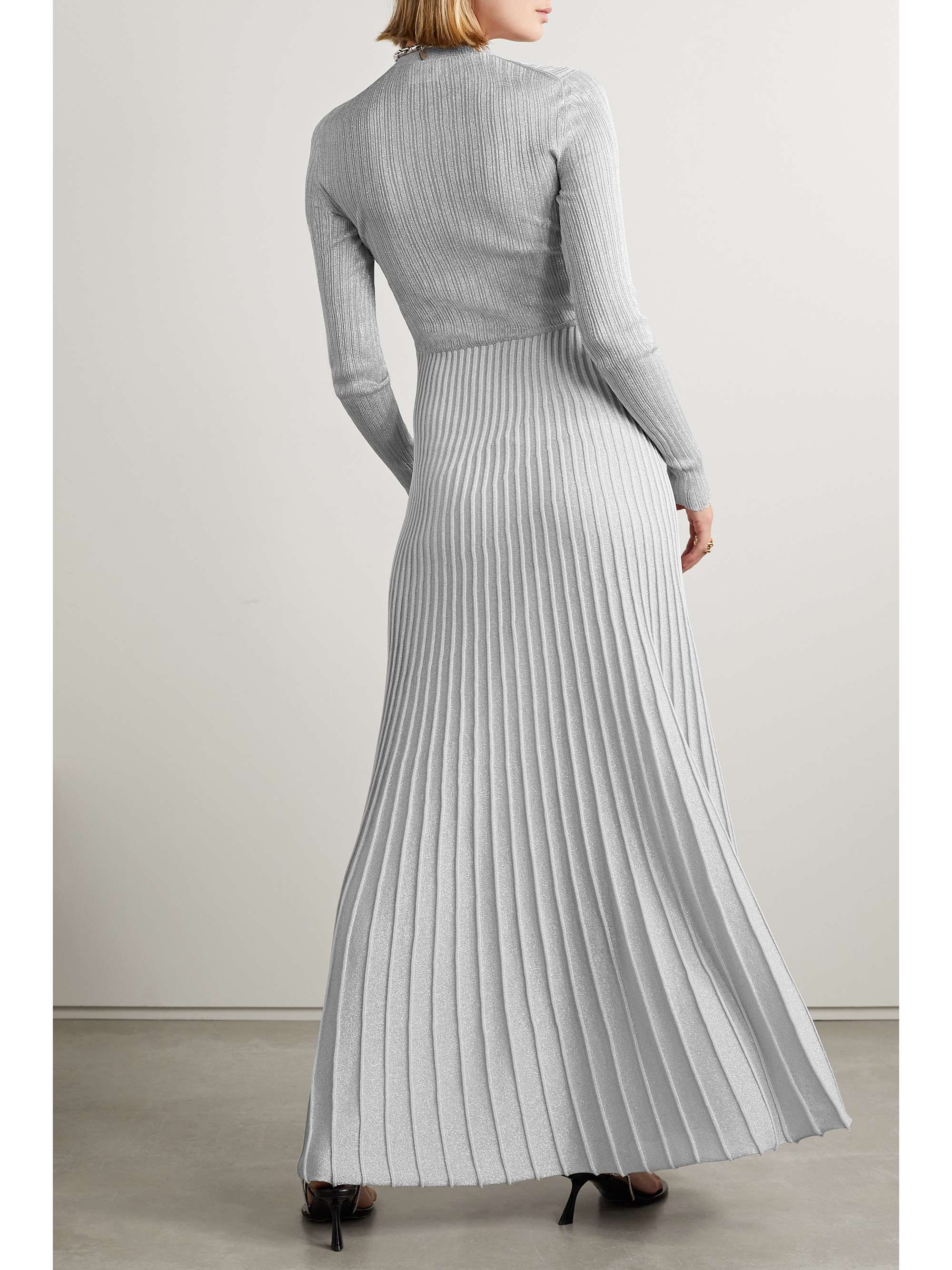 KHAITE Keese Maxikleid aus Metallic-Rippstrick
