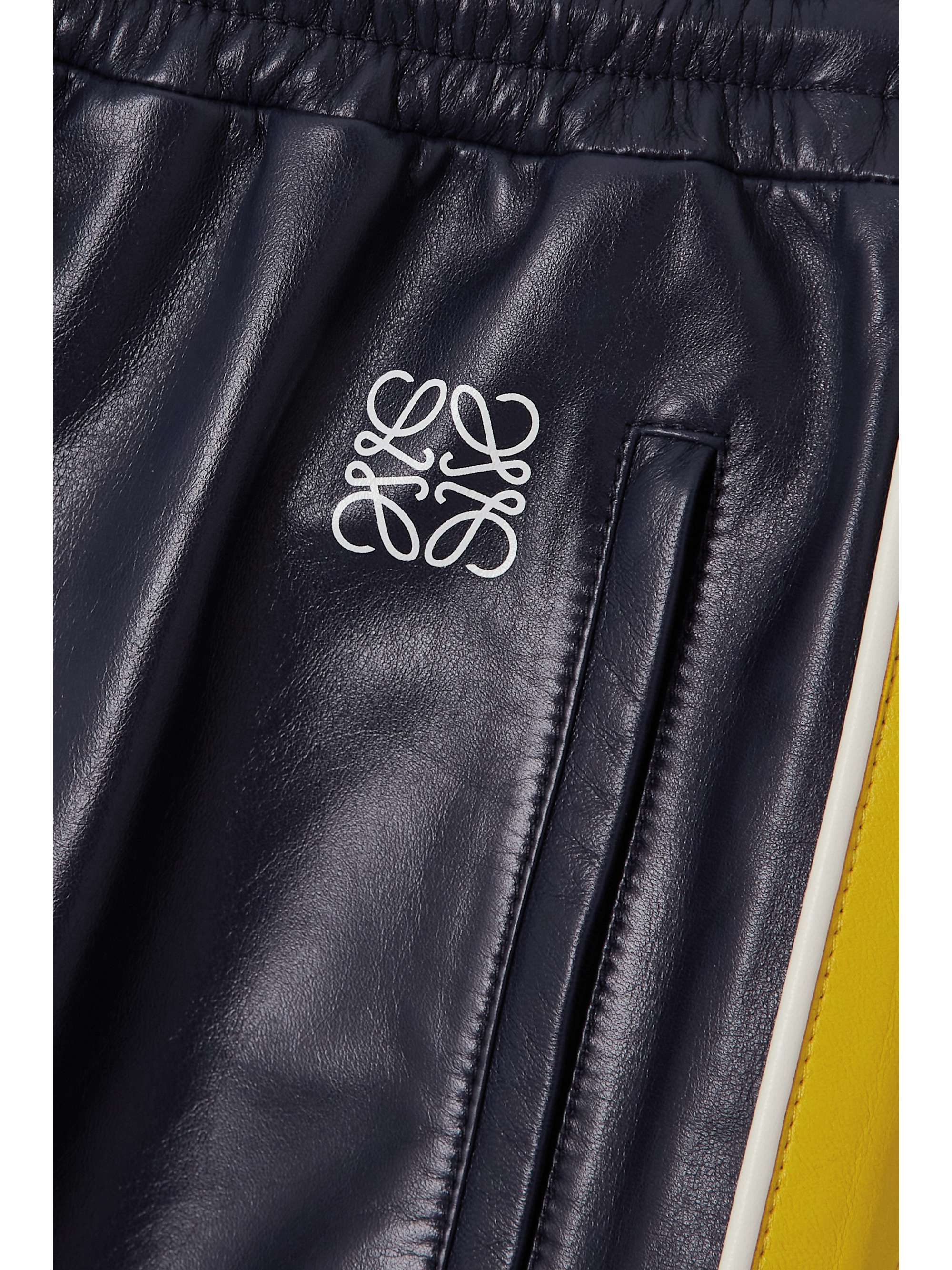 LOEWE レザー ショートパンツ ストライプ柄
