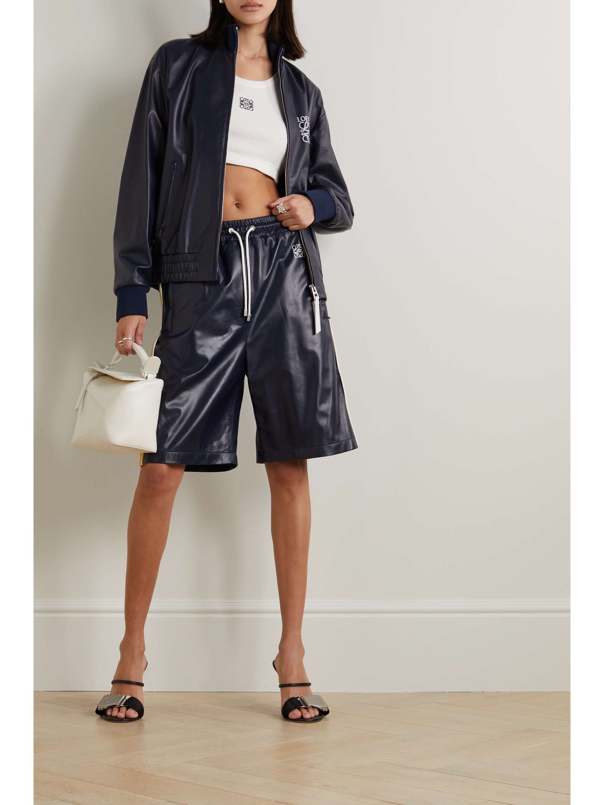 LOEWE レザー ショートパンツ ストライプ柄