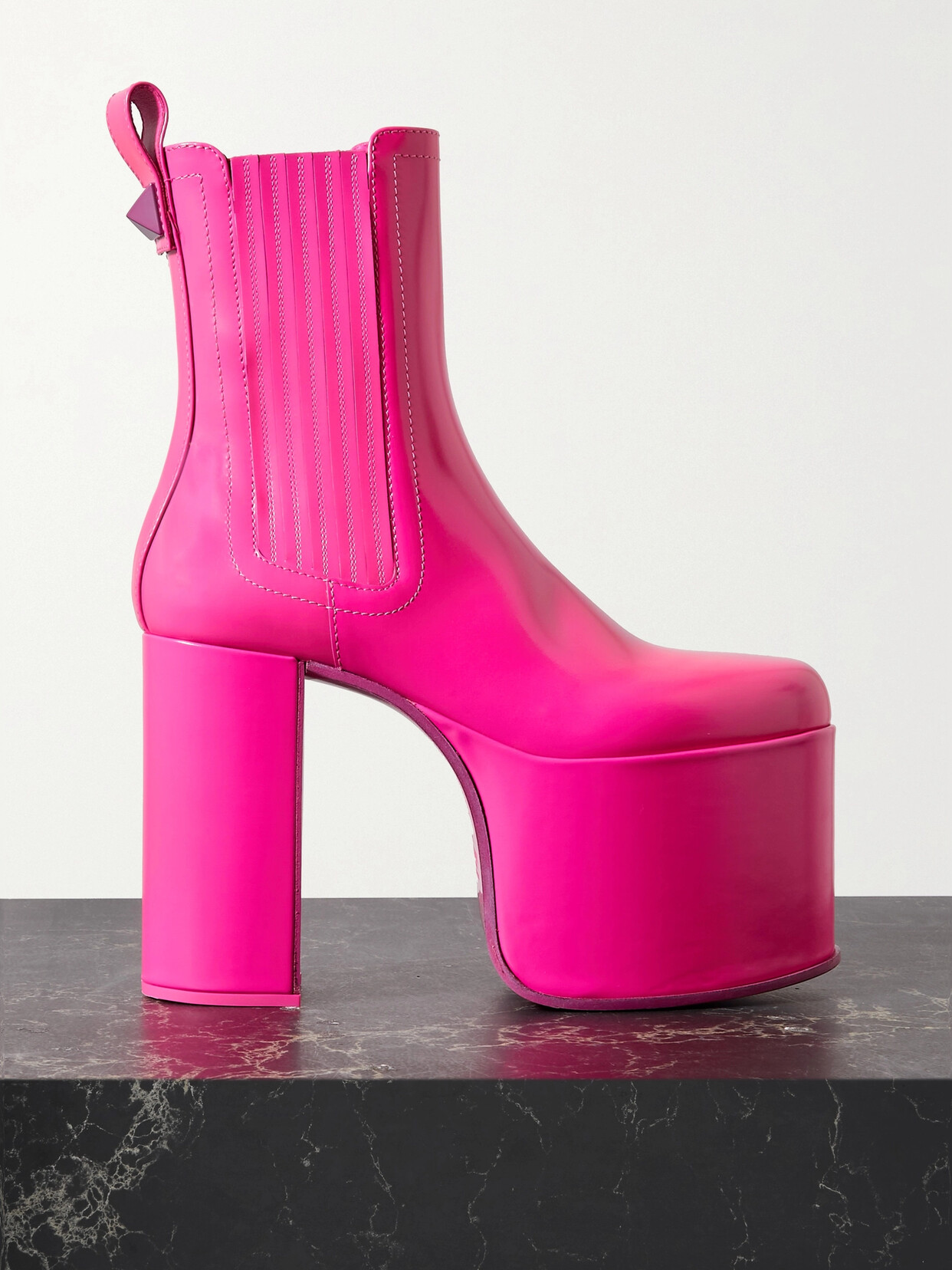 Shop Valentino Garavani Club Beatle 125 Patent-leather Platform Ankle Boots In Pink