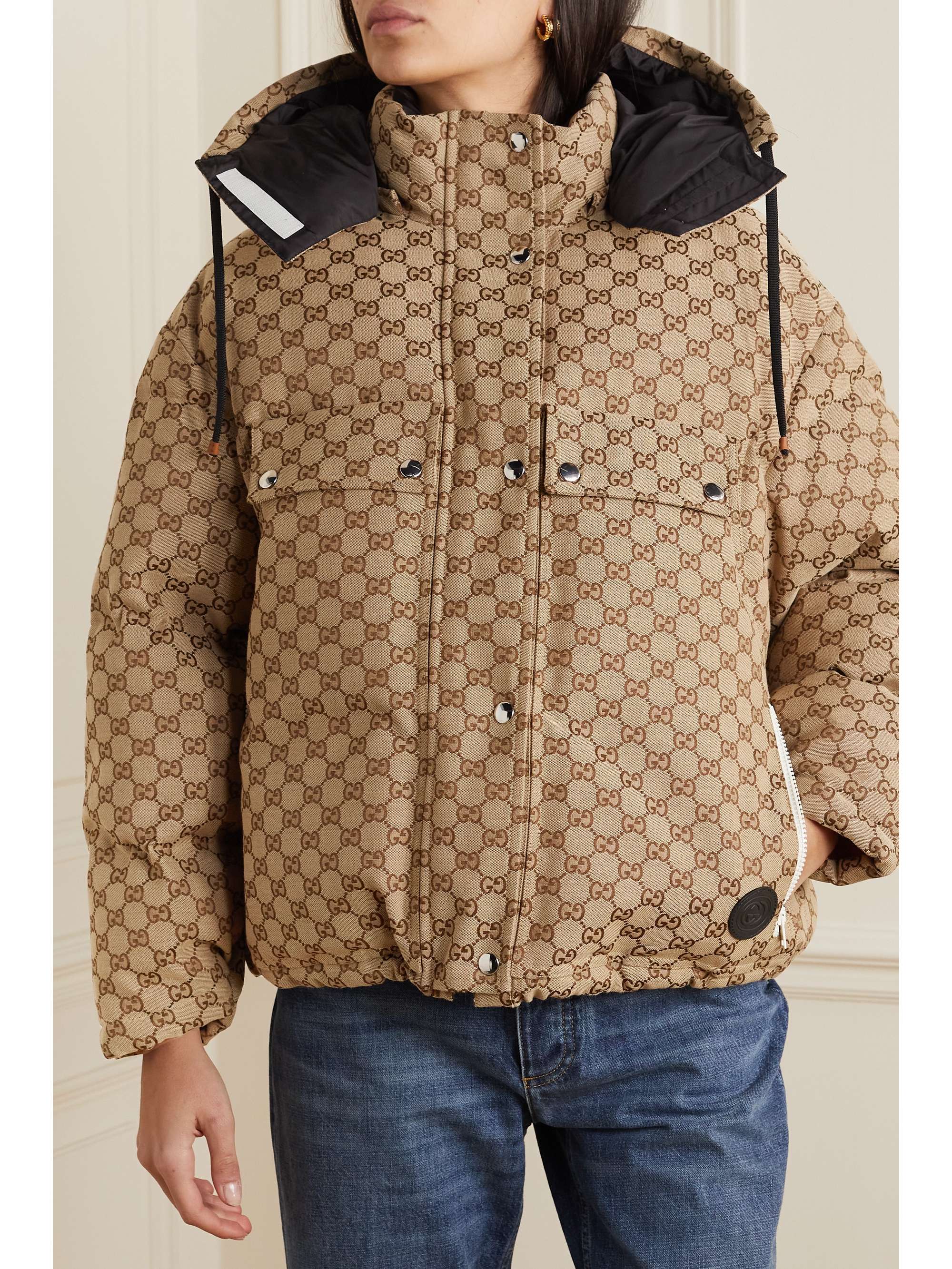 GUCCI Wattierte Daunenjacke aus Jacquard aus einer Baumwollmischung mit Kapuze