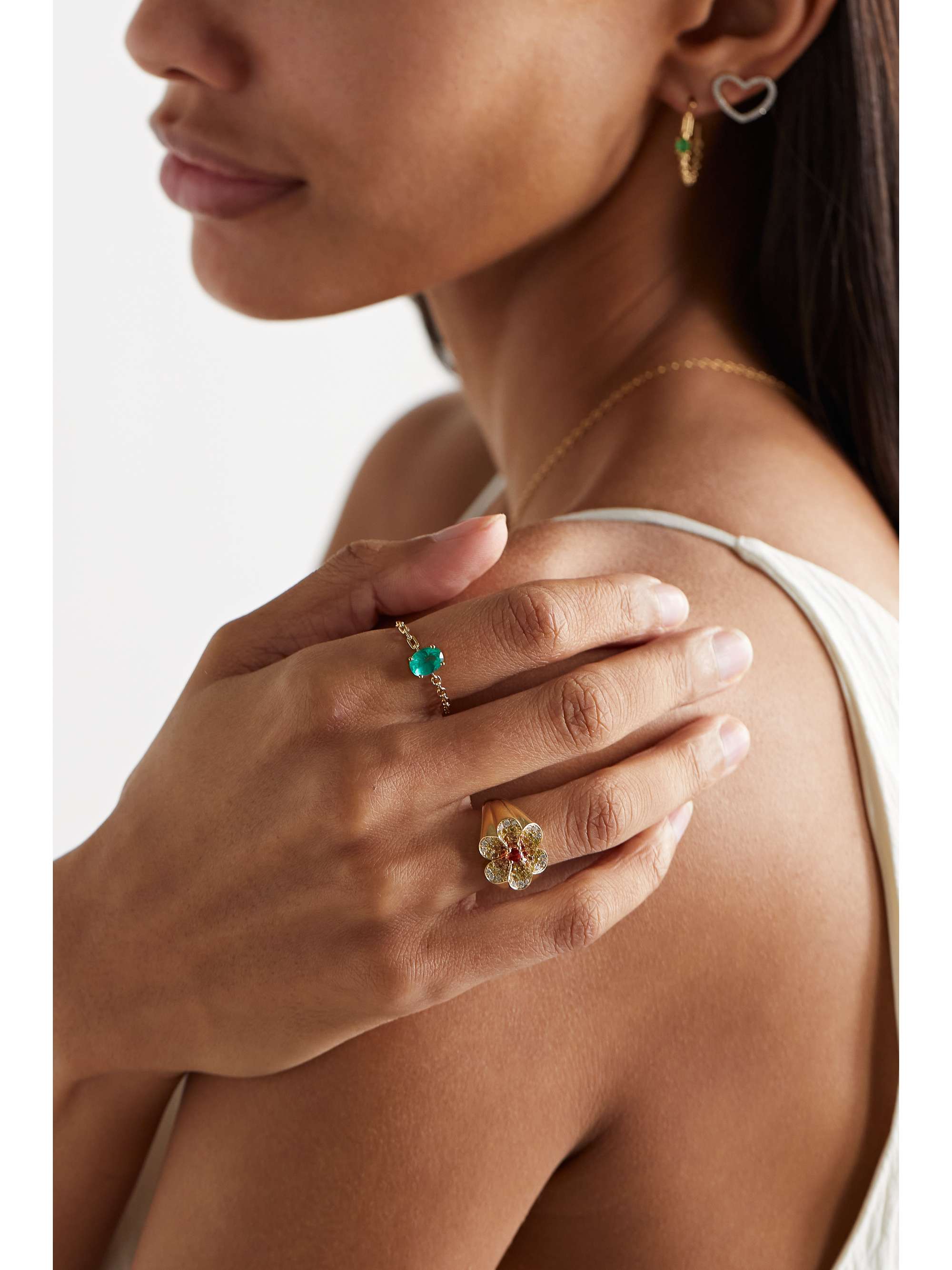 YVONNE LÉON 18-karat gold emerald ring
