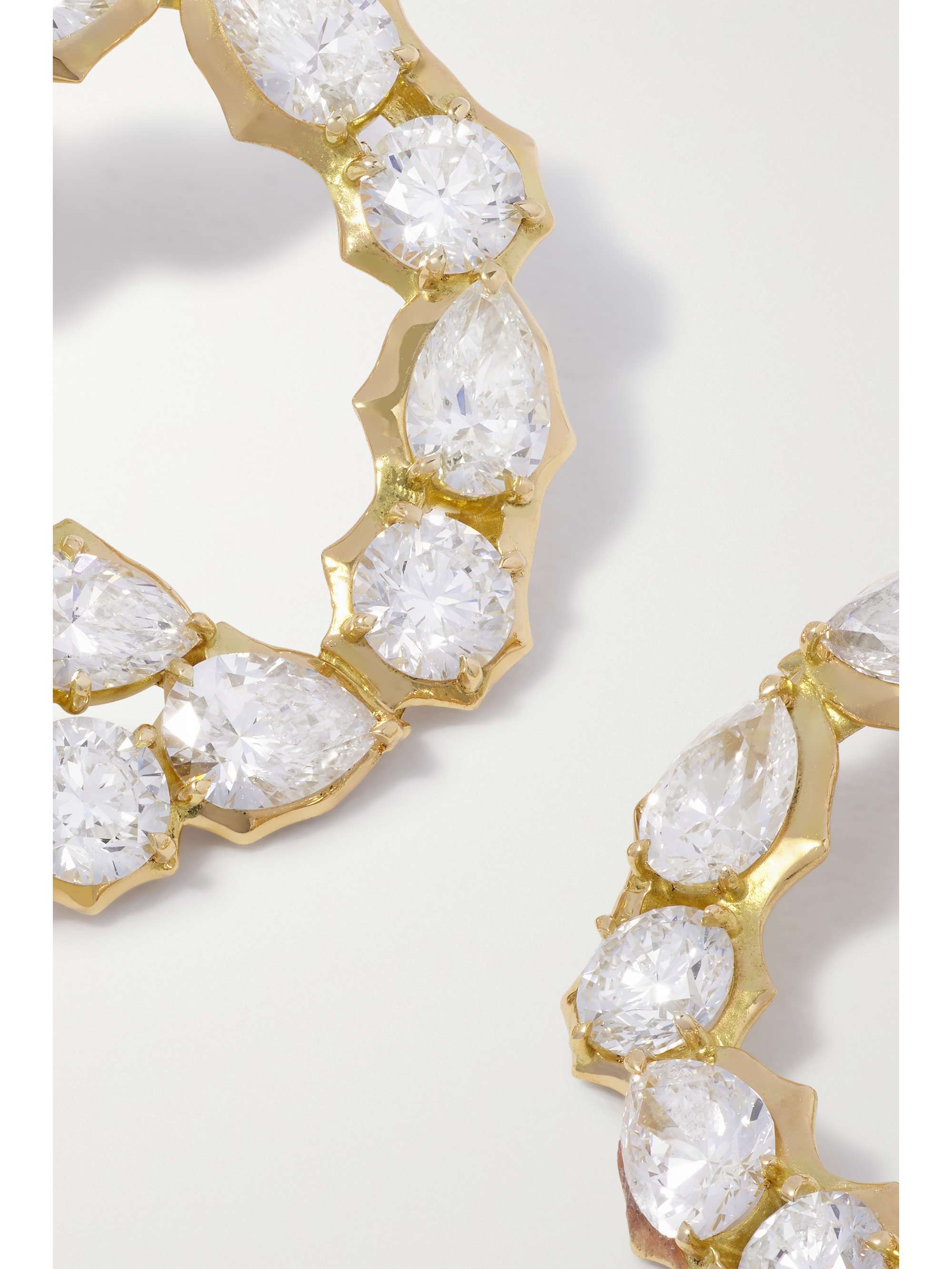 JADE TRAU Poppy Ohrringe aus 18 Karat Gold mit Diamanten