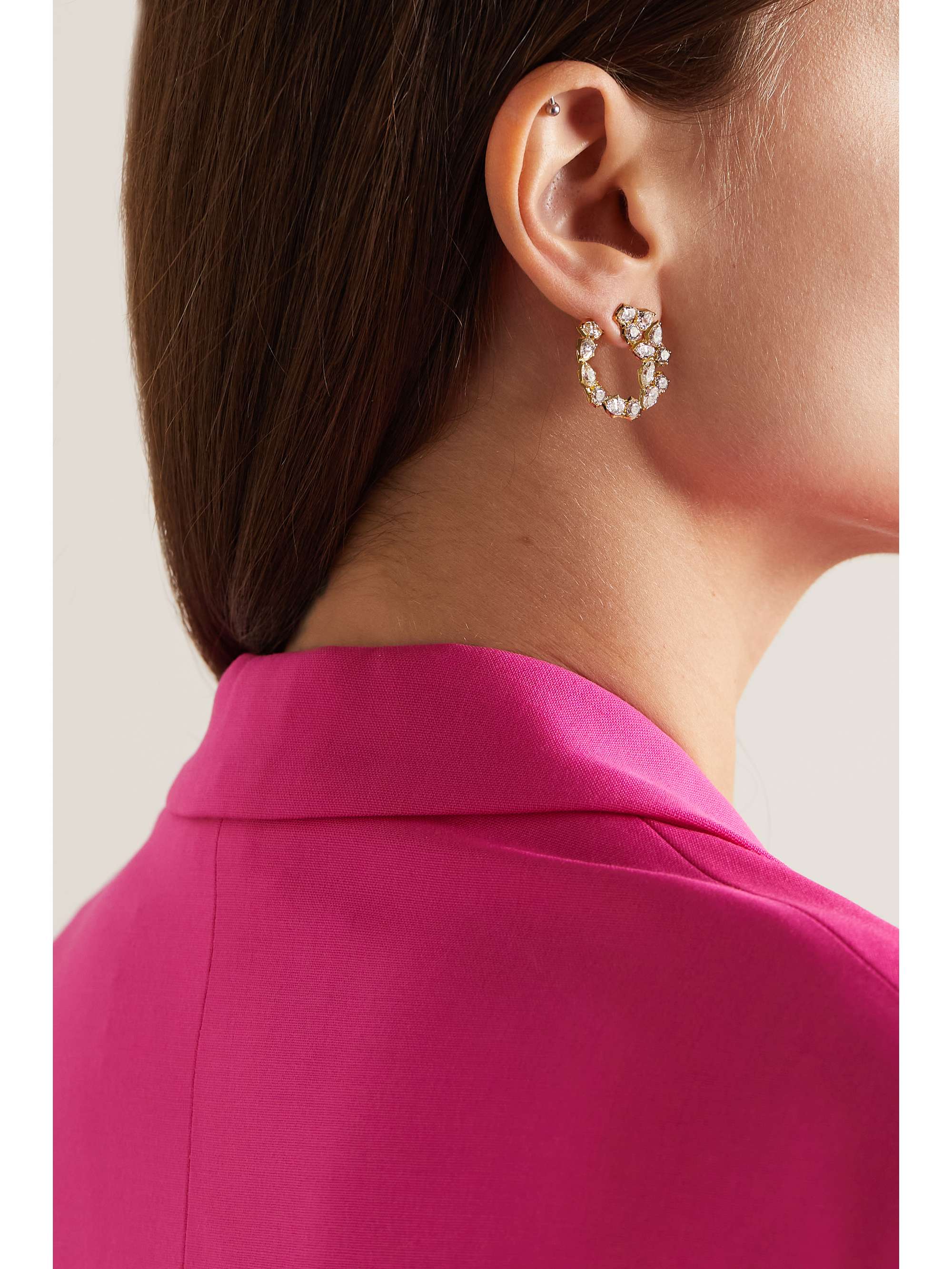 JADE TRAU Poppy Ohrringe aus 18 Karat Gold mit Diamanten