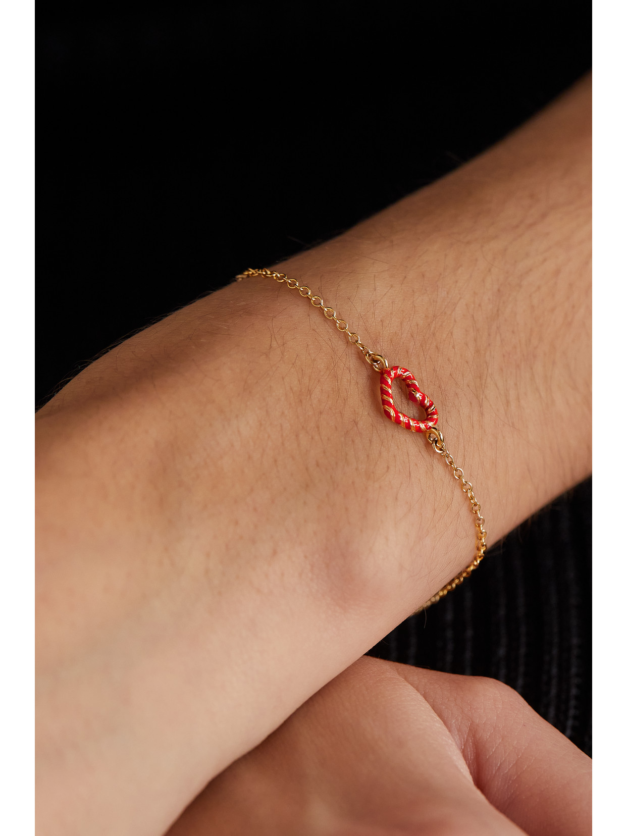 Alison Lou Heart Streamer 14-karat Gold And Enamel Bracelet In Gold