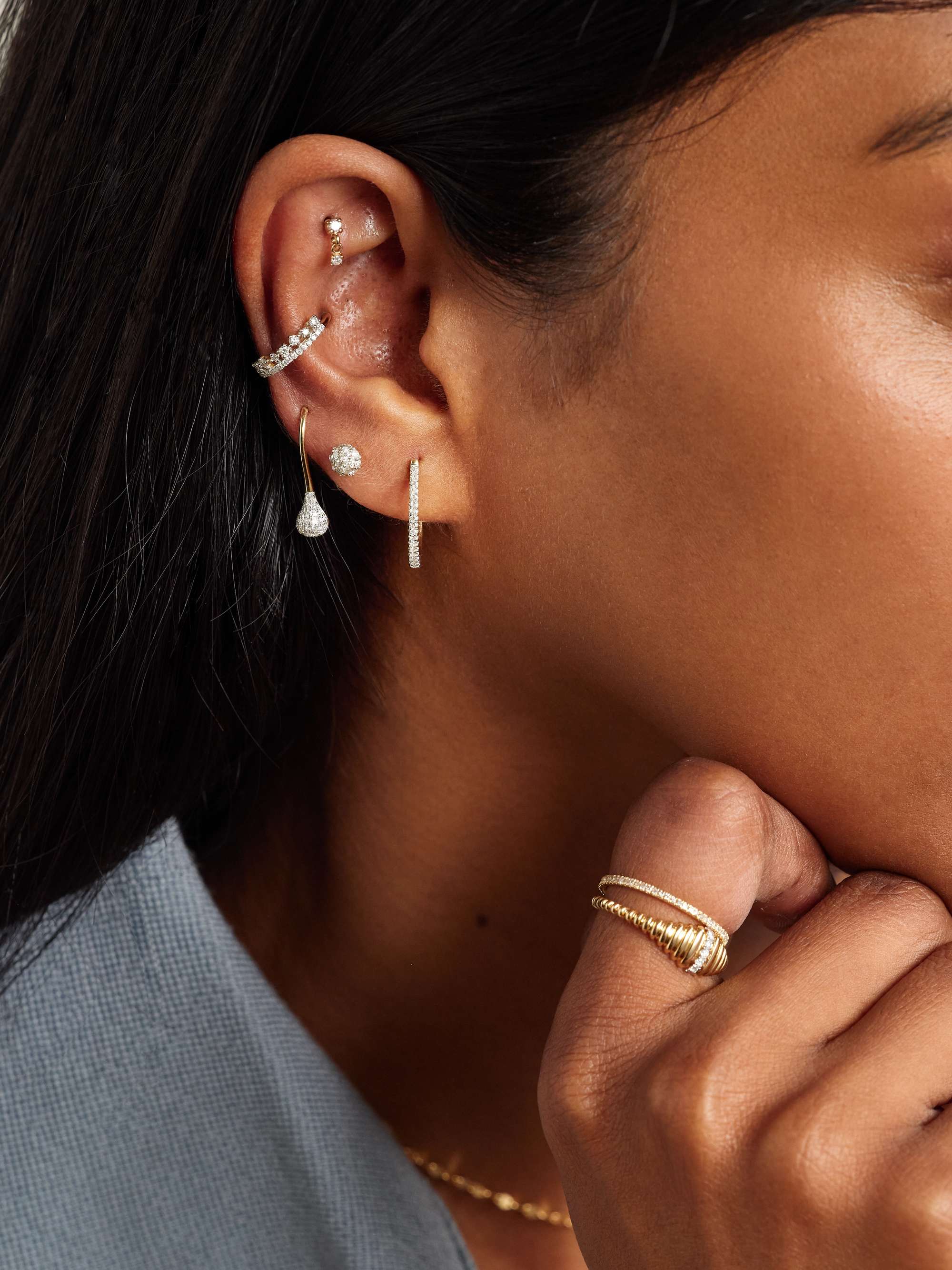 STONE AND STRAND Medium Oval 14-karat gold diamond hoop earrings