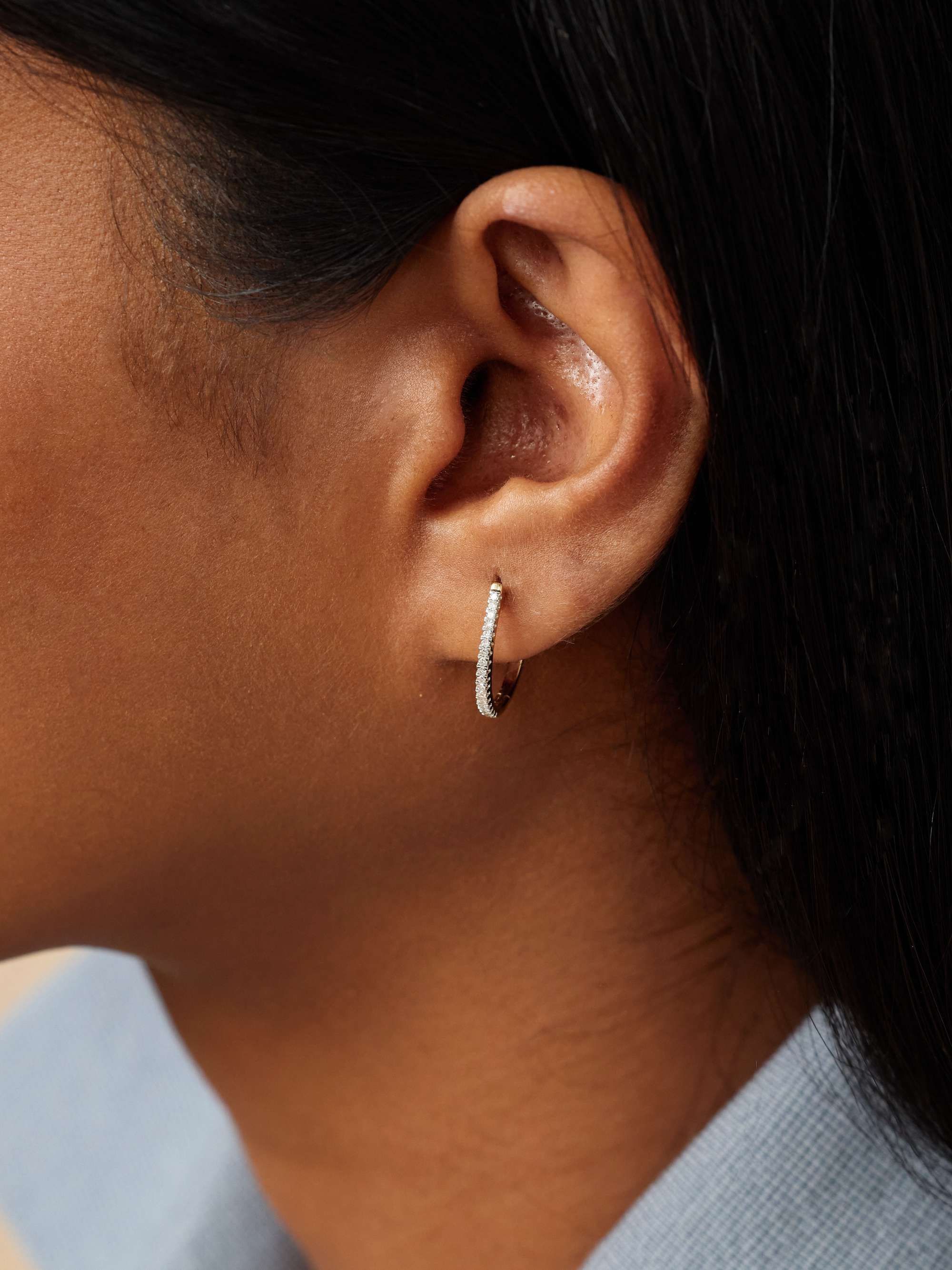 STONE AND STRAND Medium Oval 14-karat gold diamond hoop earrings