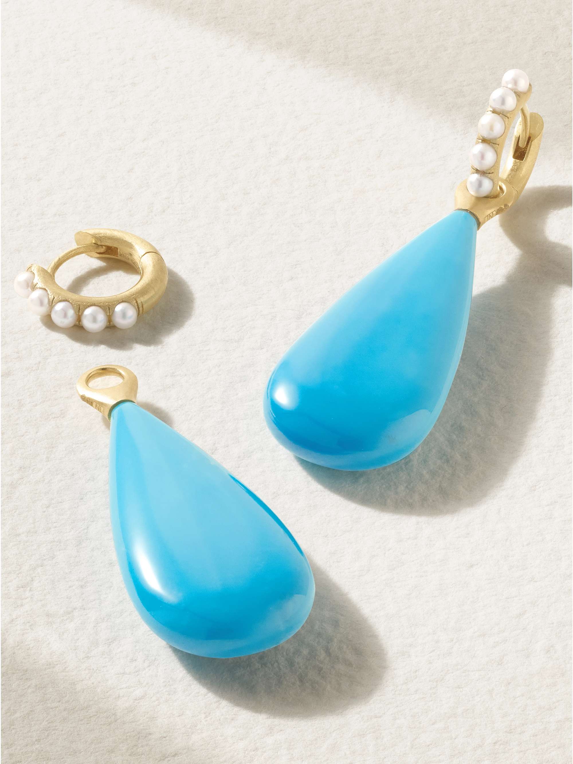 IRENE NEUWIRTH Swing Hoop Creolen aus 18 Karat Roségold mit Chalcedonen und Diamanten