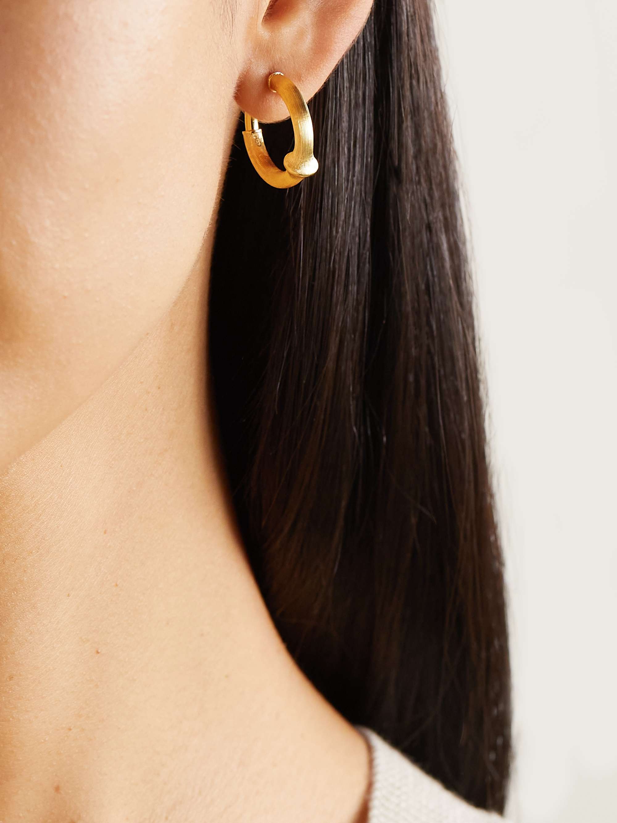 OLE LYNGGAARD COPENHAGEN Nature small 18-karat gold single hoop earring
