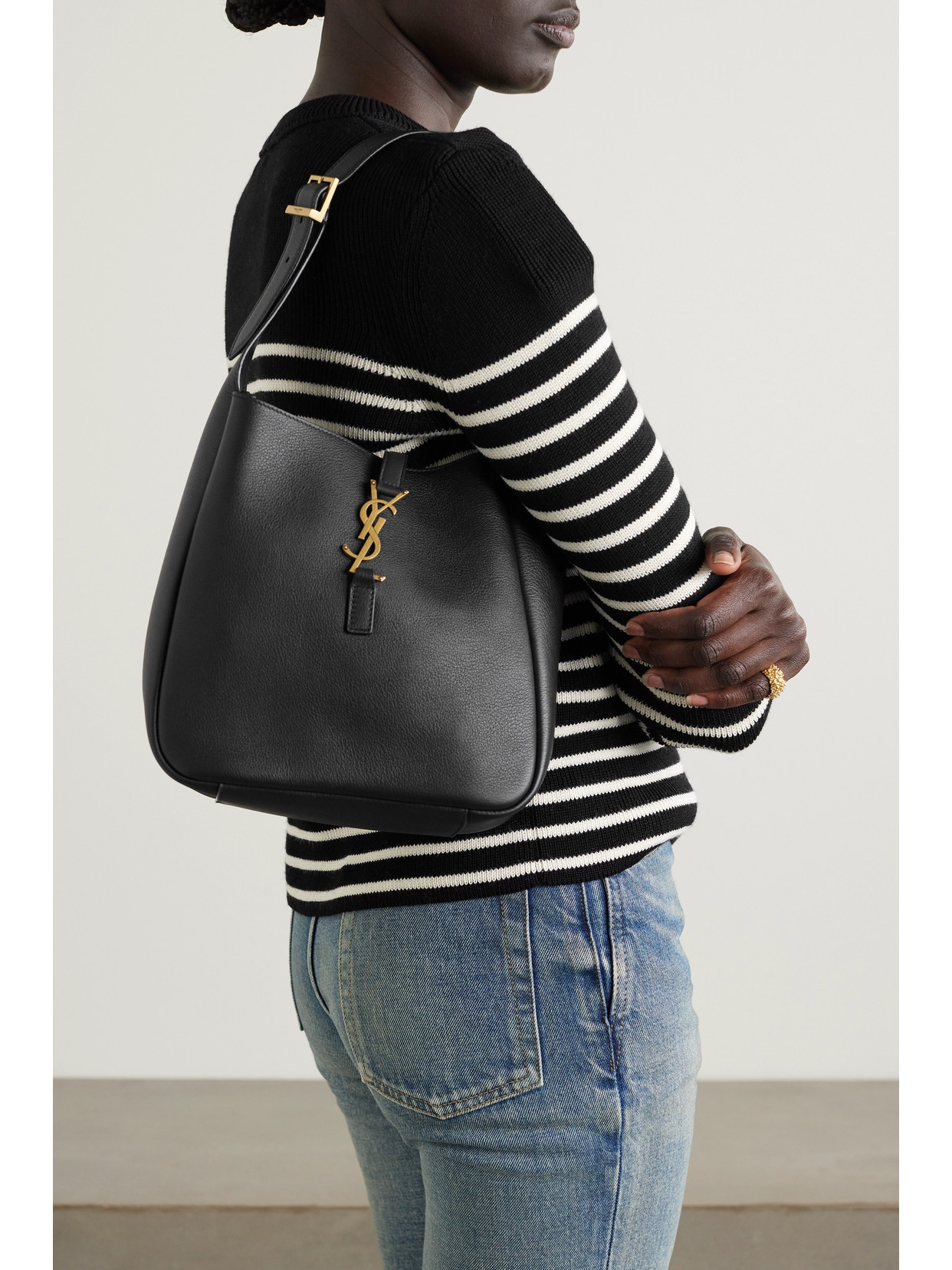 Saint Laurent 5A7 logo-plaque Shoulder Bag - Neutrals