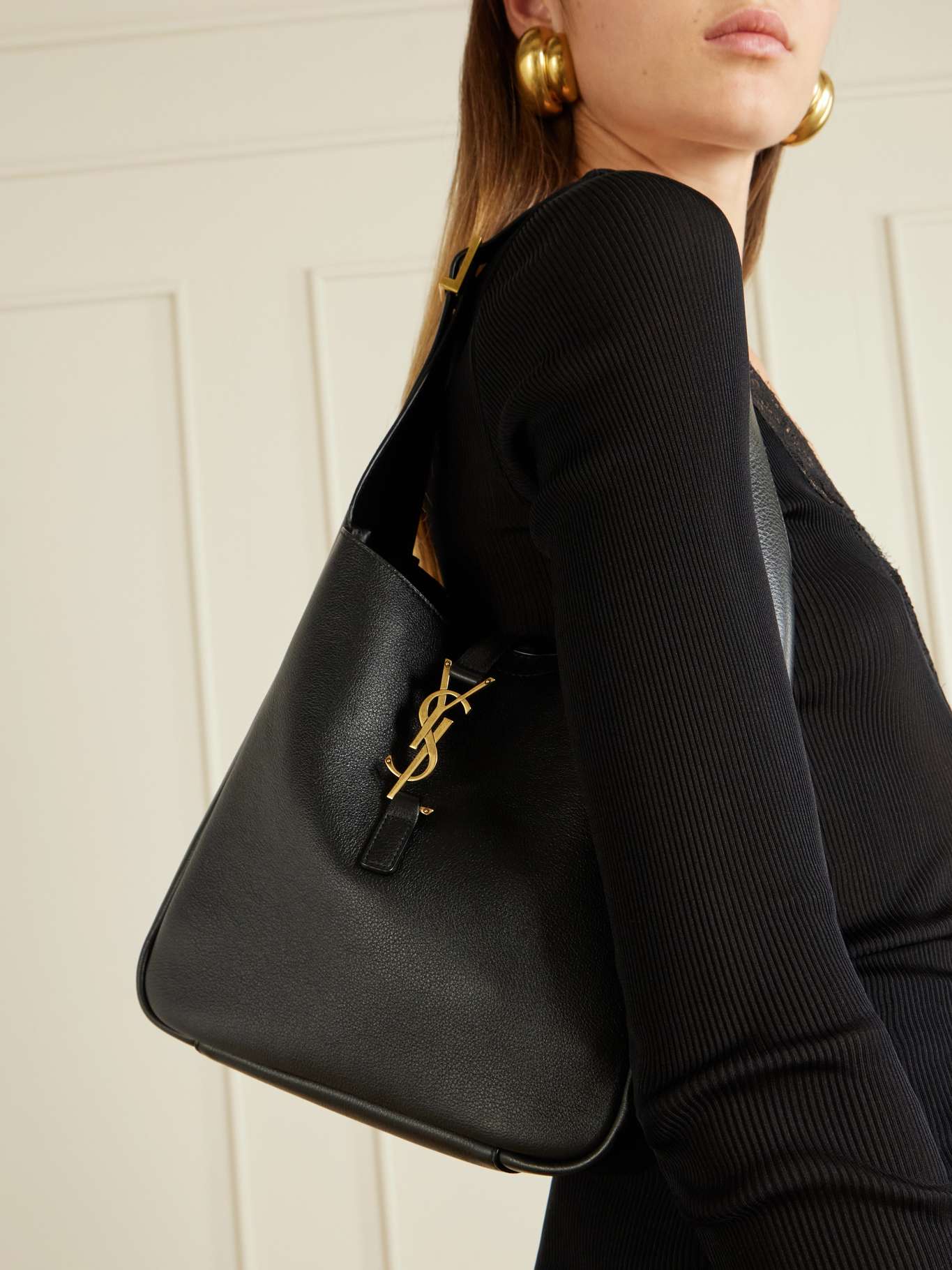 Saint Laurent Le 5 à 7 Small Shoulder Bag