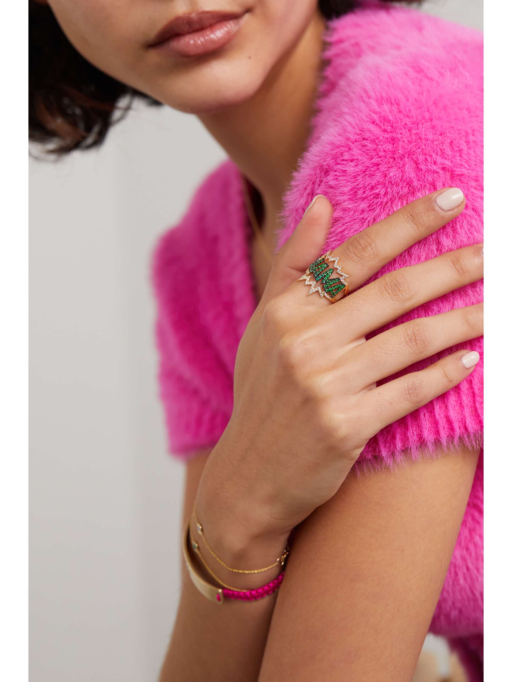 DIANE KORDAS Mama Ring aus 18 Karat Gold mit Smaragden und Diamanten