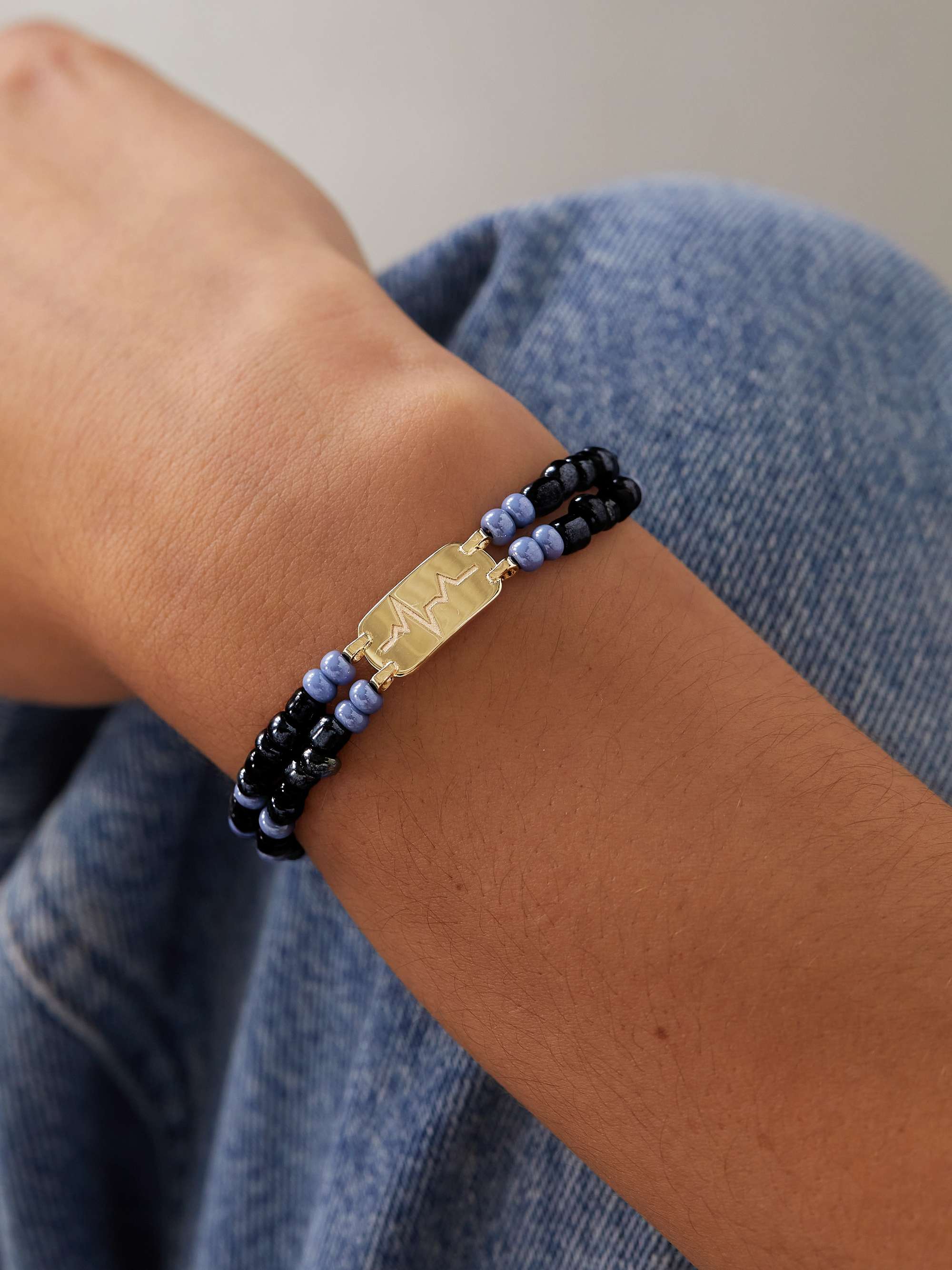 DIANE KORDAS Double Strand Armband mit Details aus 18 Karat Gold und Zierperlen