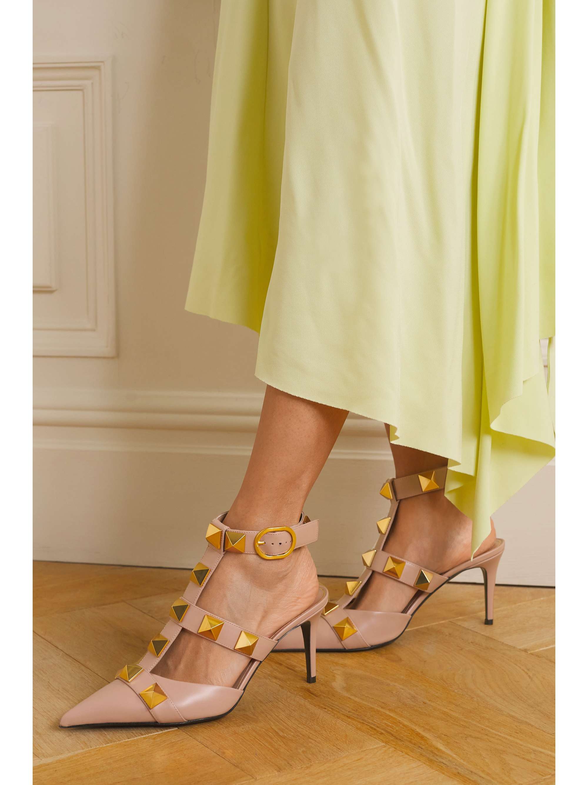 VALENTINO GARAVANI Roman Stud 80 leather pumps