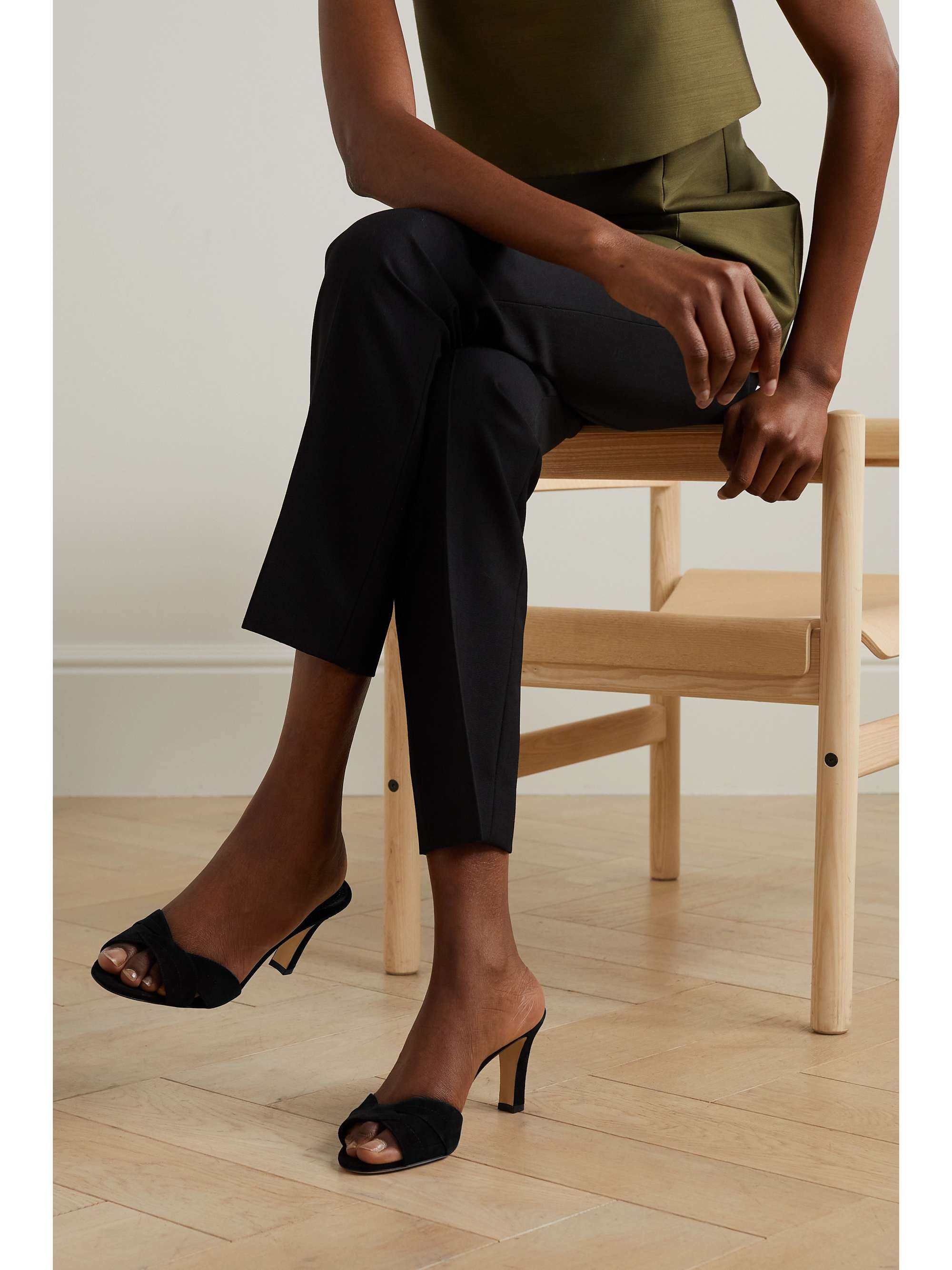 MANOLO BLAHNIK Siemu 70 Mules aus Veloursleder