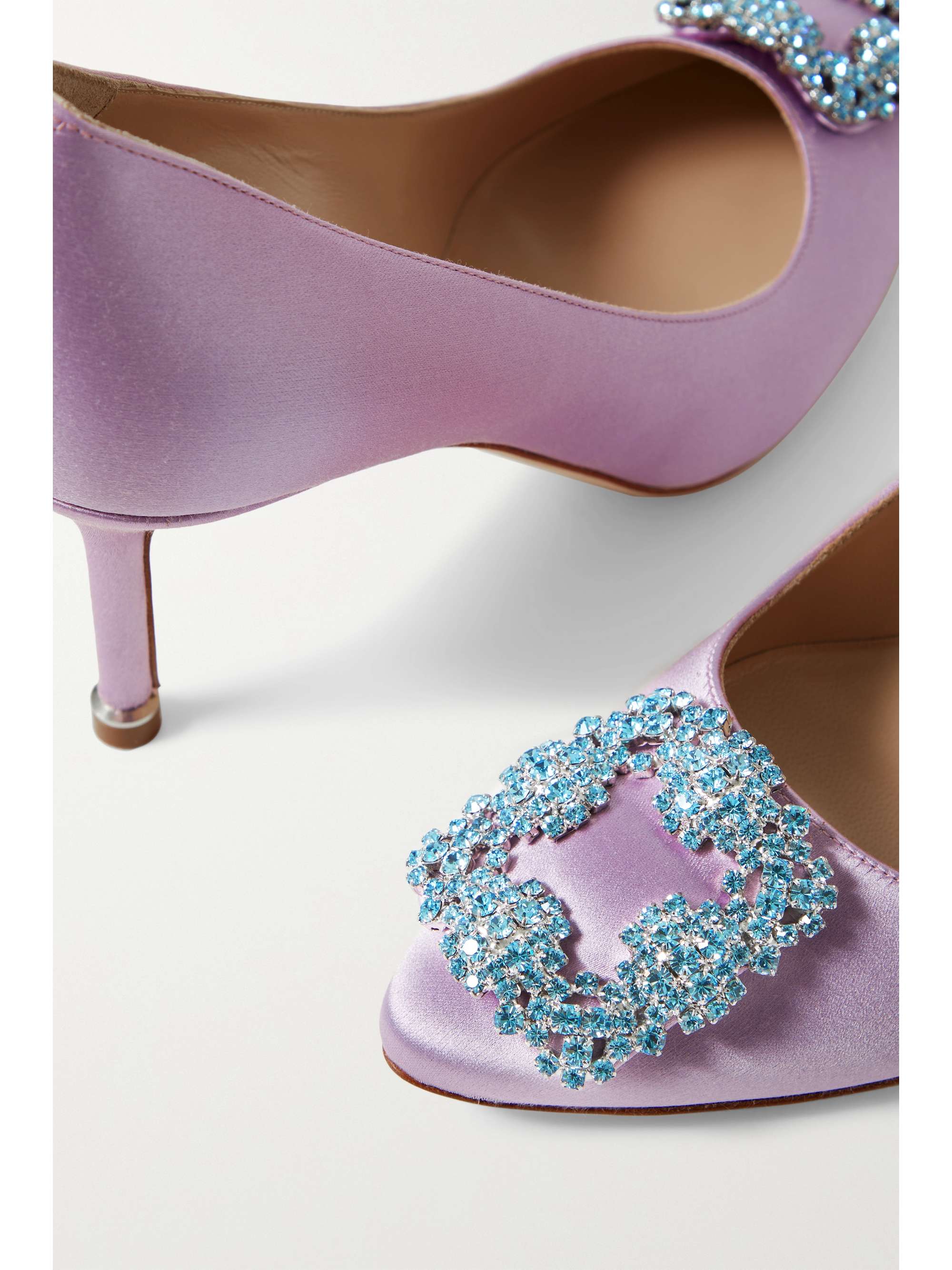 MANOLO BLAHNIK Hangisi 70 Pumps aus Satin mit Verzierung