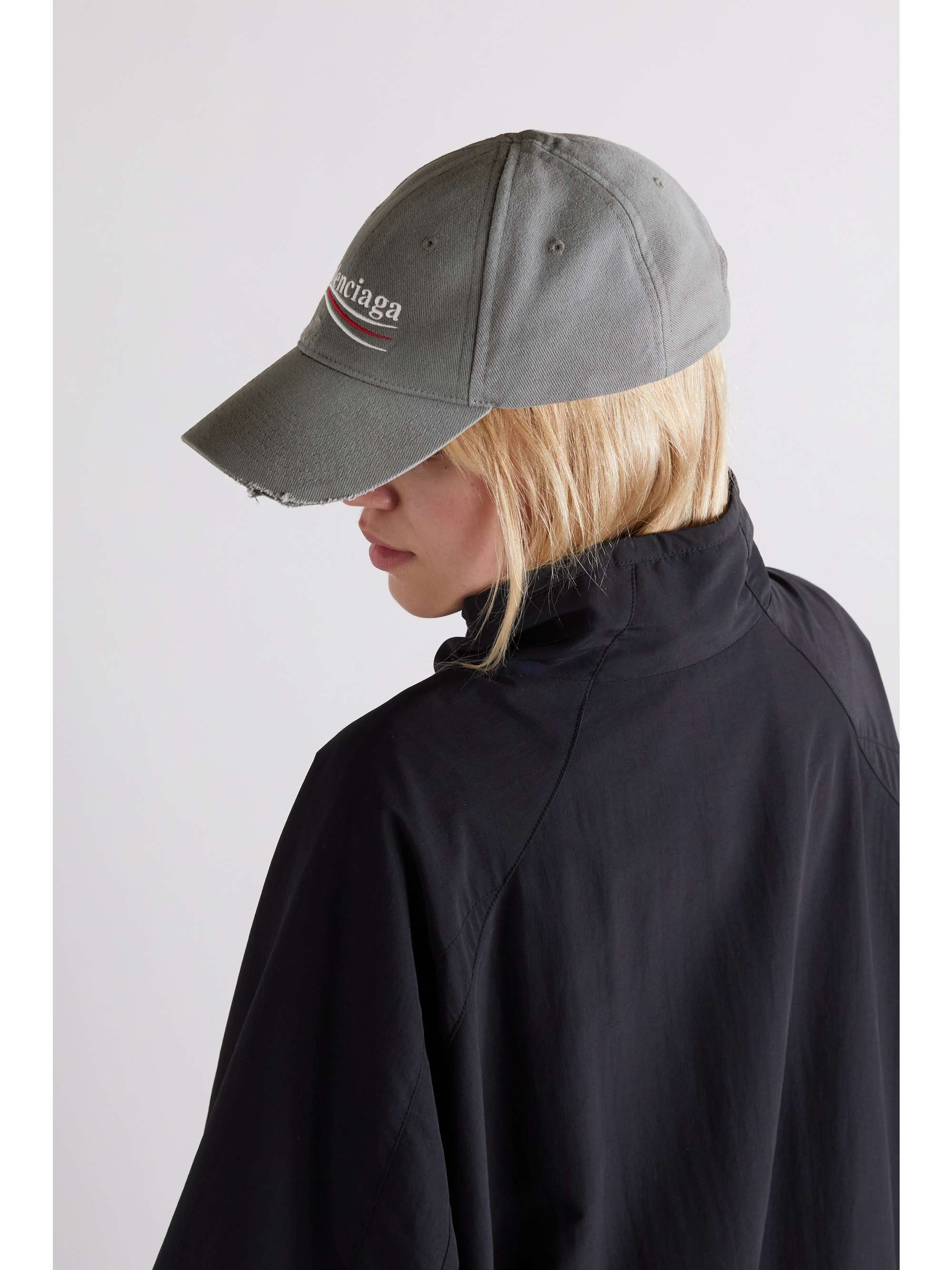 BALENCIAGA Baseballkappe aus Baumwoll-Twill mit Stickerei in Distressed-Optik