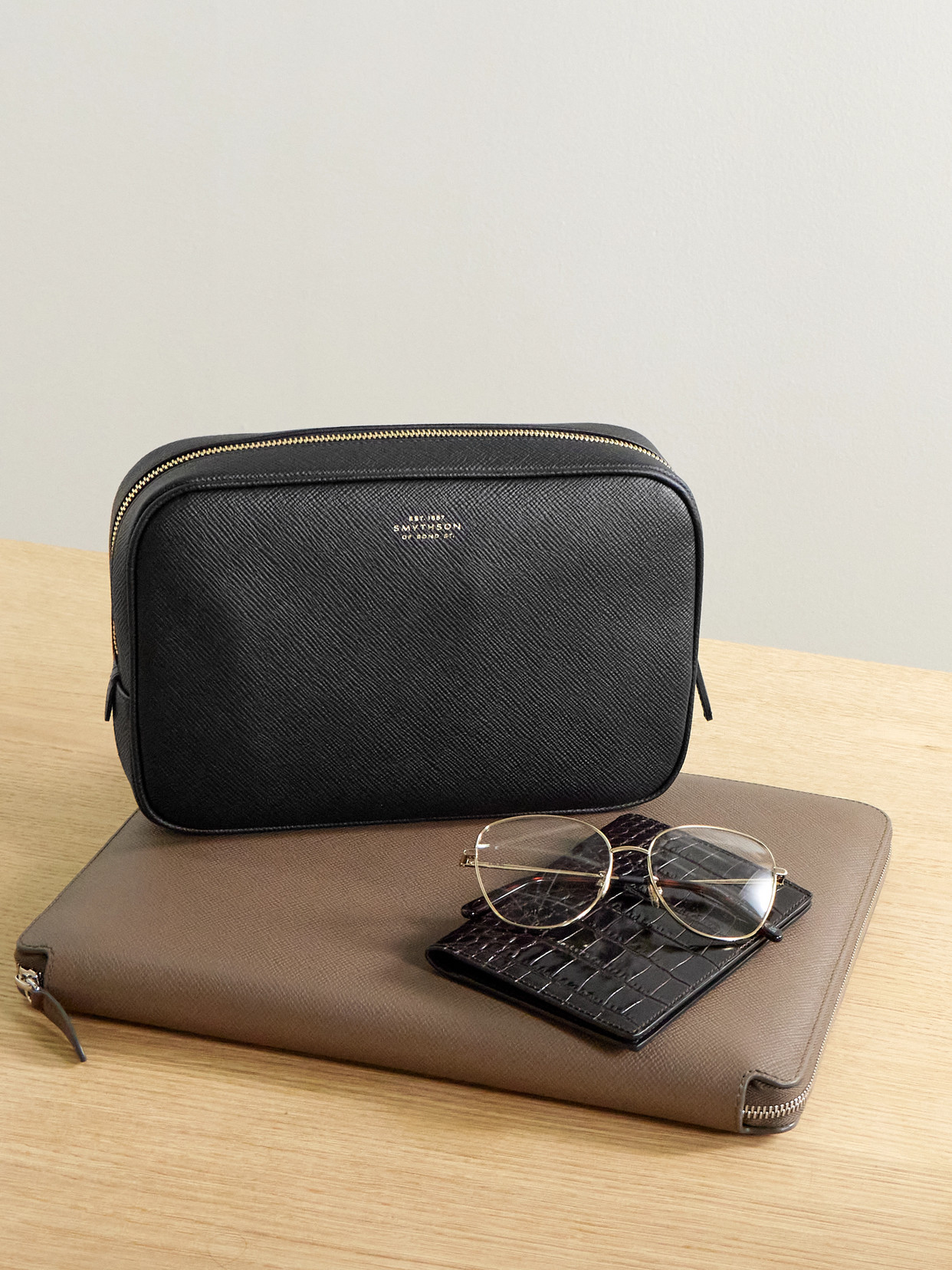 Smythson Panama Organiser Tech Textured-leather Pouch In Black