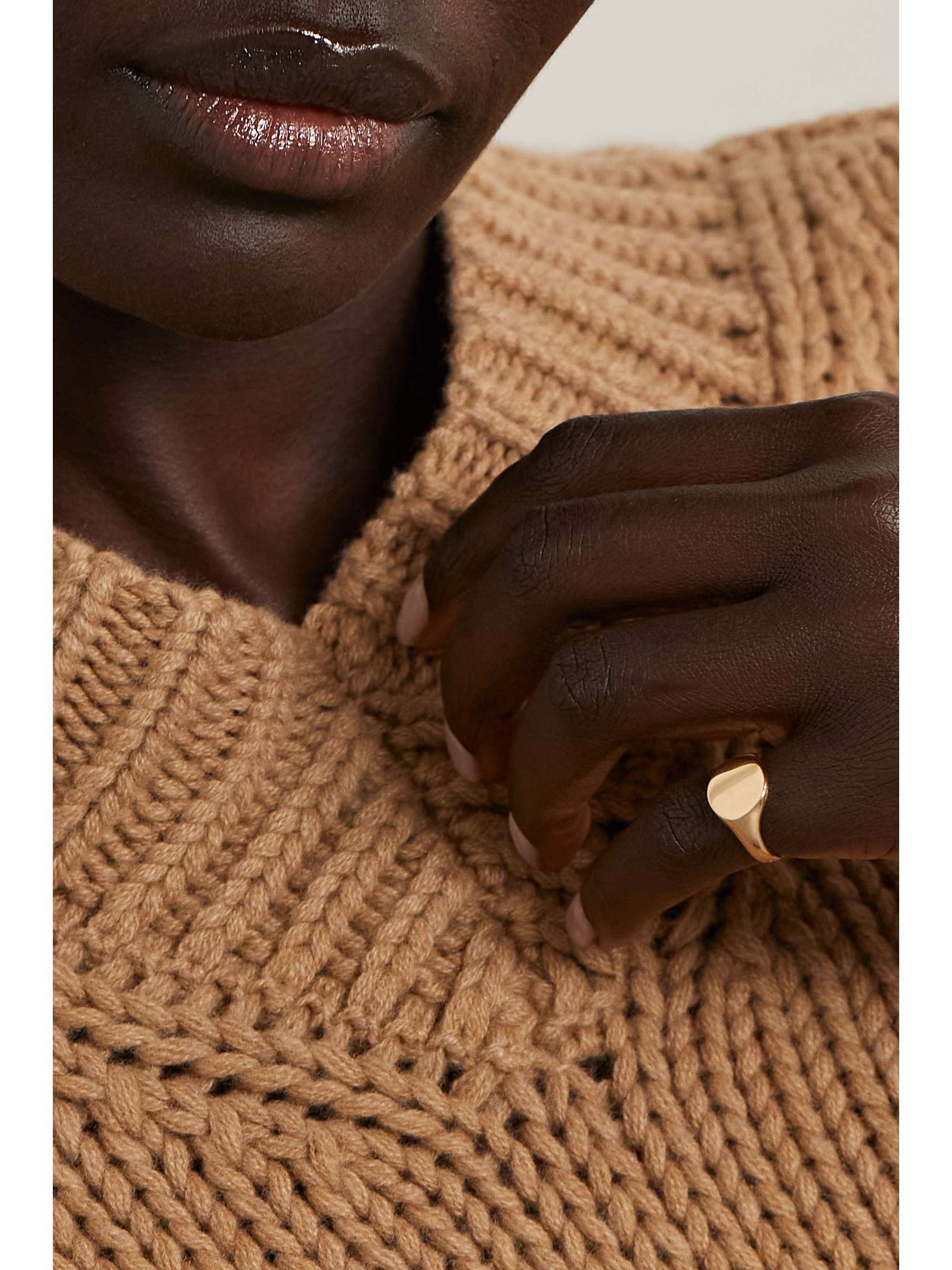 LOREN STEWART Baby 14-karat gold signet ring
