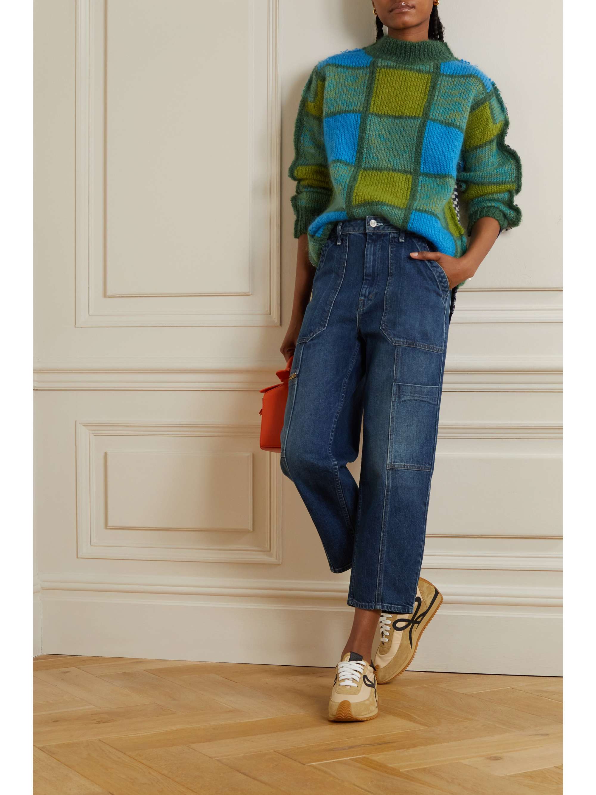 MOTHER cropped denim high-rise cargo pants. These cargo jeans have straight legs with pockets at the hips and thighs. Capture a relaxed LA feel by pairing yours with a tee.
