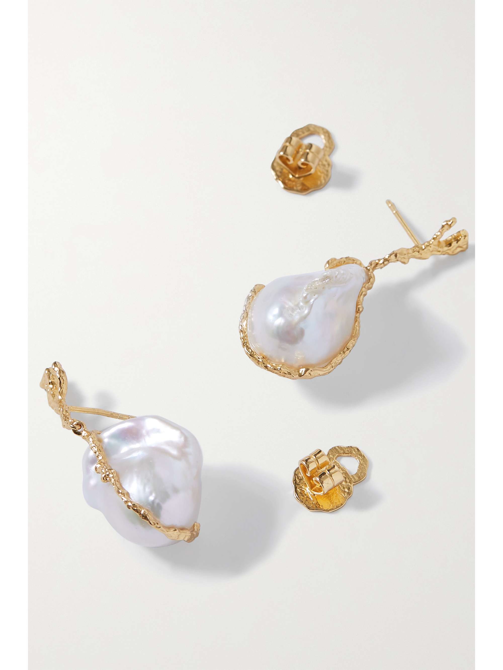 PACHAREE Gold-plated pearl earrings