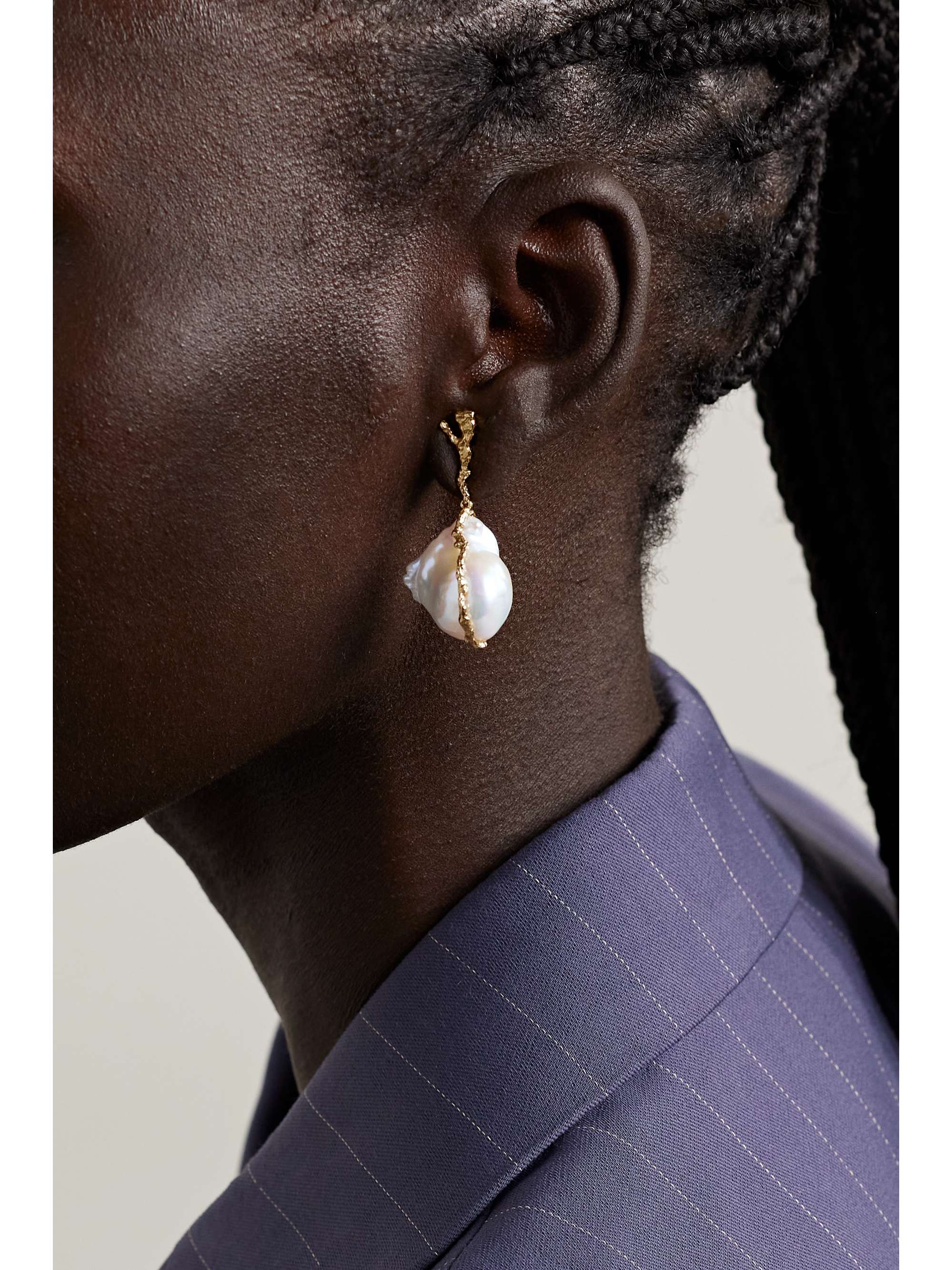 PACHAREE Gold-plated pearl earrings