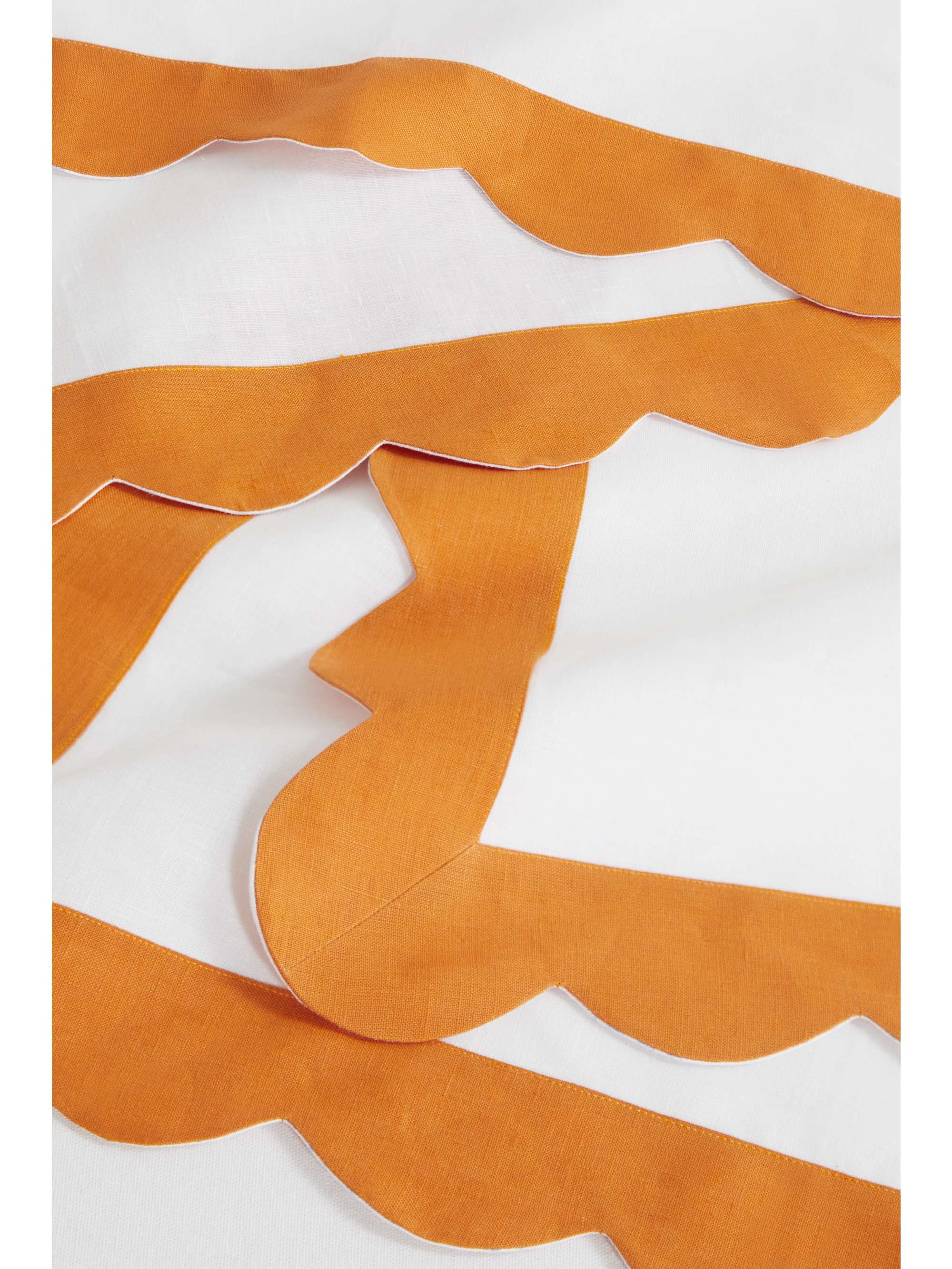 ANGELA WICKSTEAD Rapallo set of four scalloped linen placemats