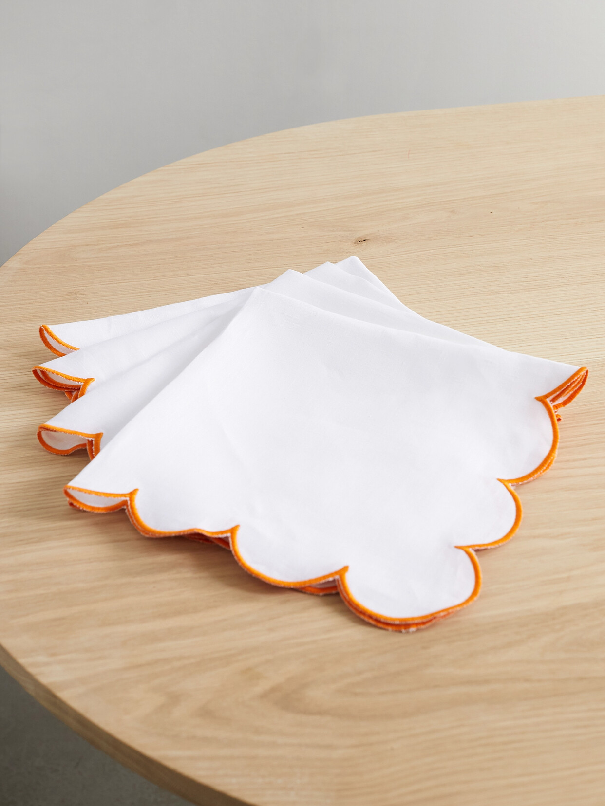 ANGELA WICKSTEAD - Diletta Set Of Four Scalloped Embroidered Linen Napkins - White