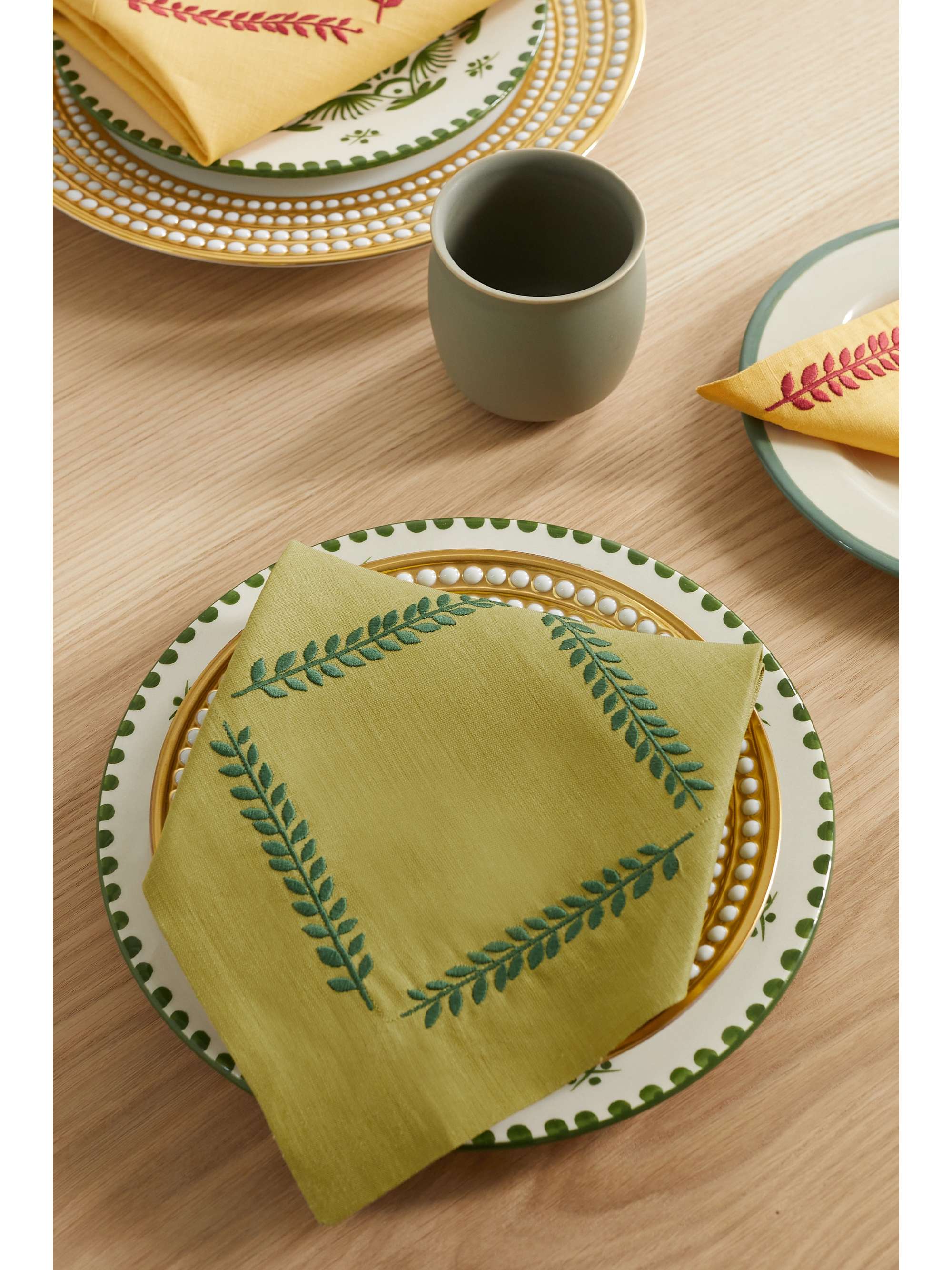 ANGELA WICKSTEAD Set of four embroidered linen napkins