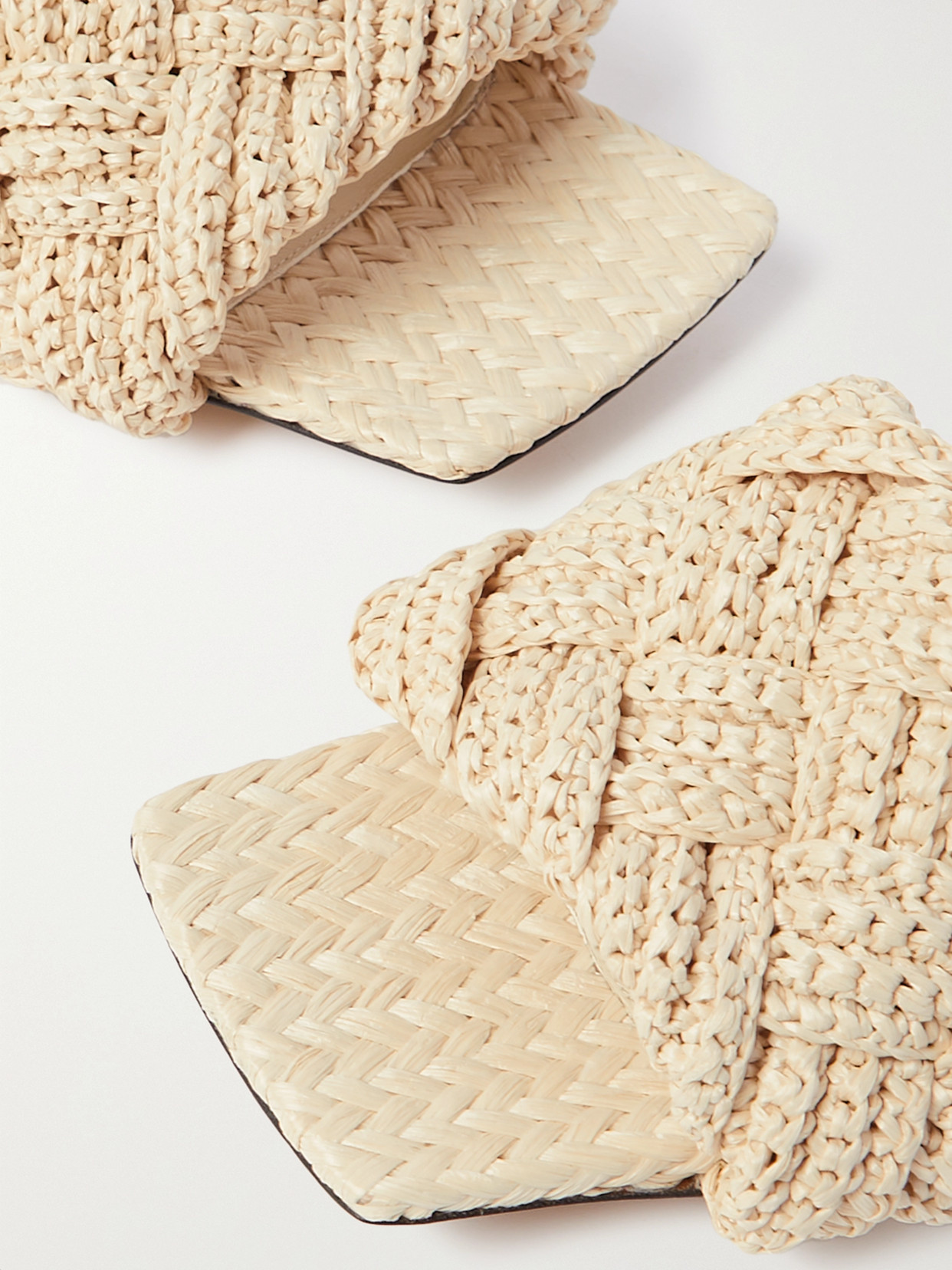 Bottega Veneta Logo Logo Flat Bottom Flip-flops In Neutrals