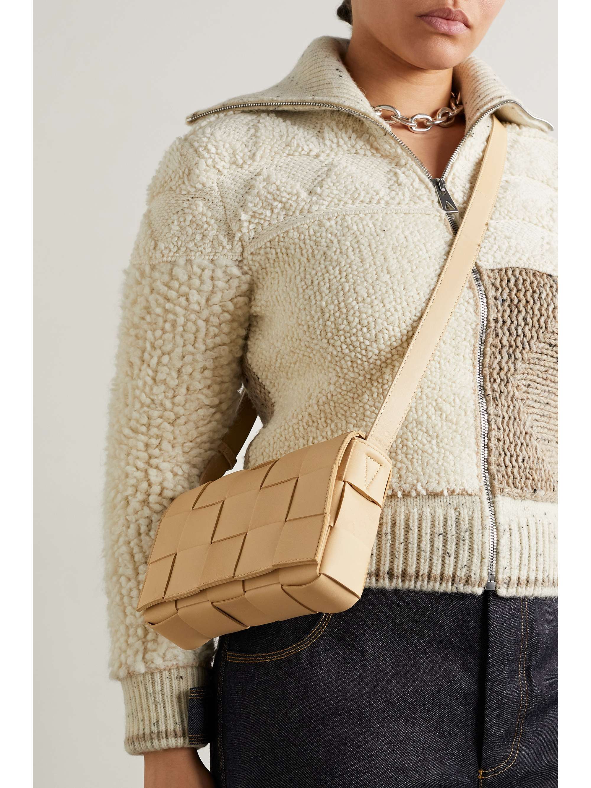 Cassette Leather Shoulder Bag in Beige - Bottega Veneta