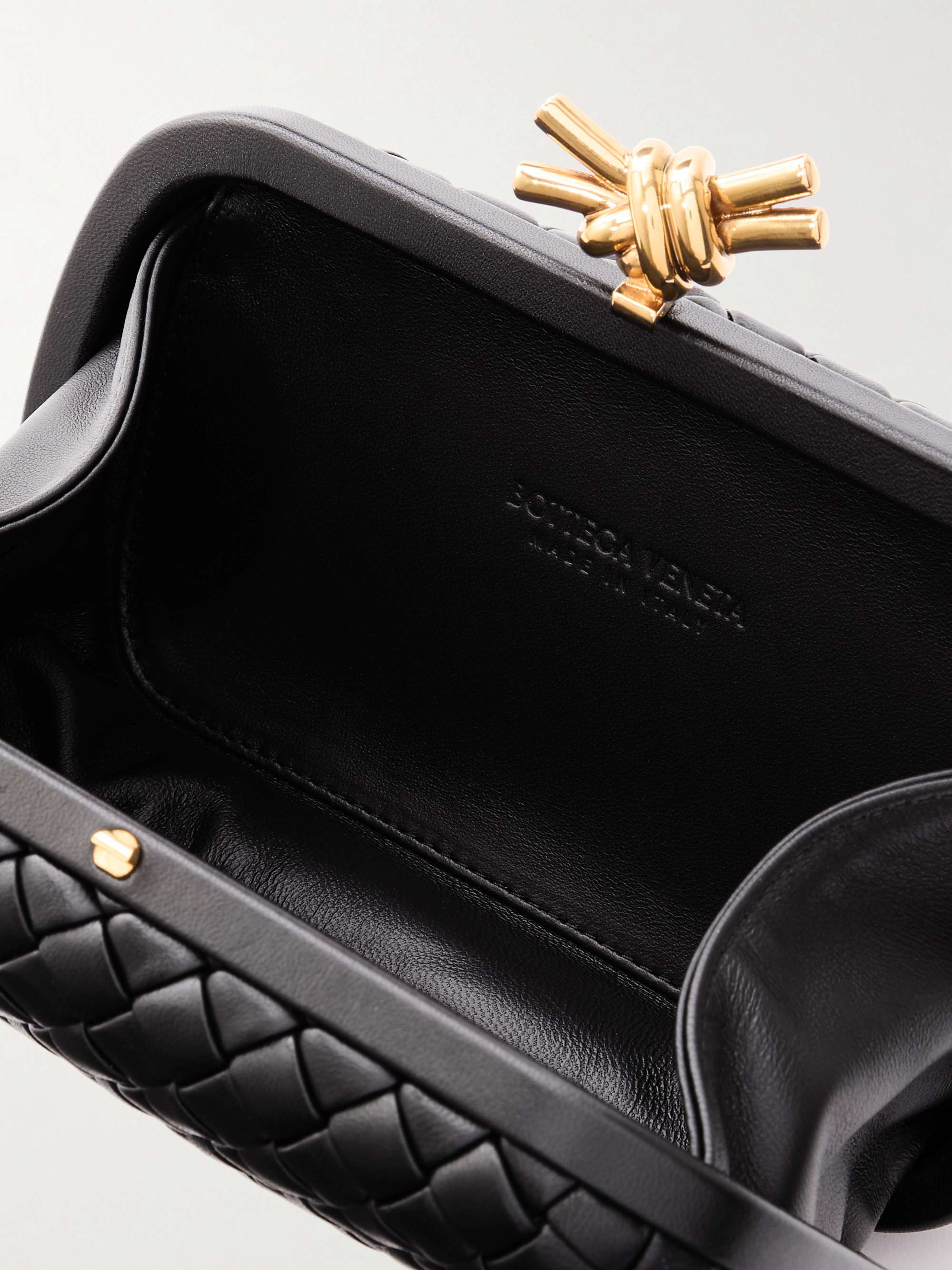 BOTTEGA VENETA Clutch in pelle imbottita con motivo Intrecciato