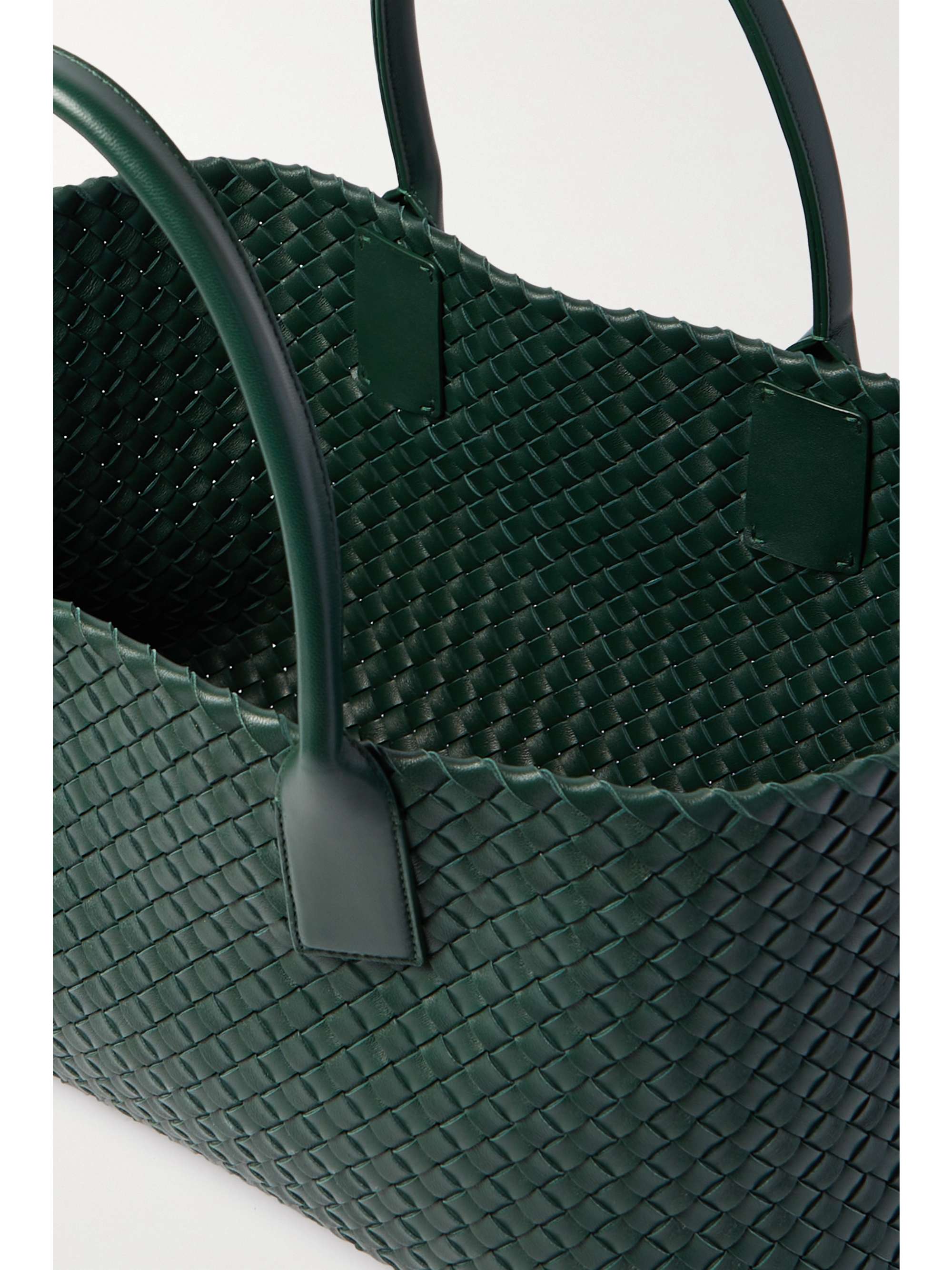 BOTTEGA VENETA Cabat medium intrecciato leather tote