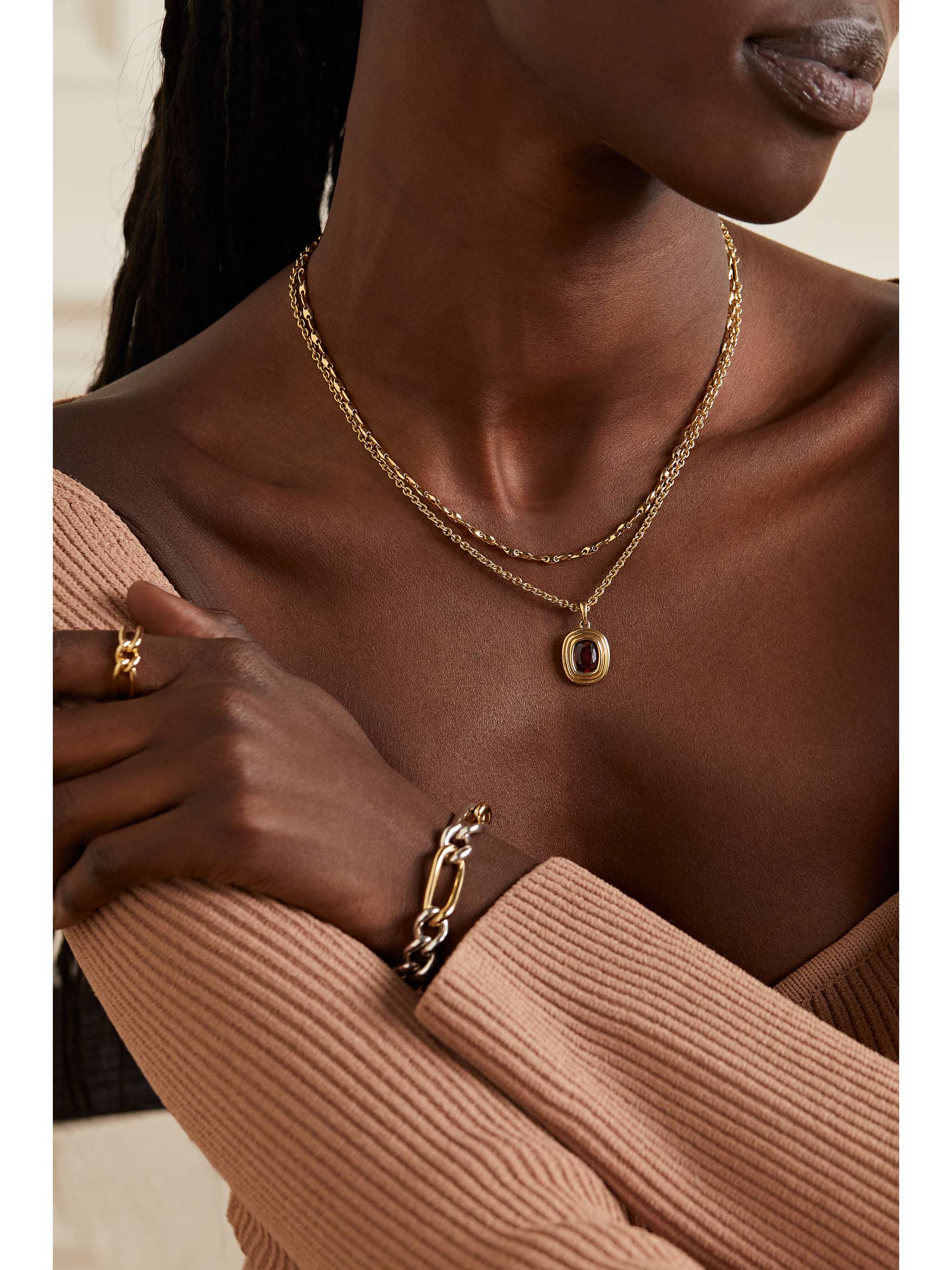 MAOR Equinox Small Kette aus 18 Karat Gold mit Granat