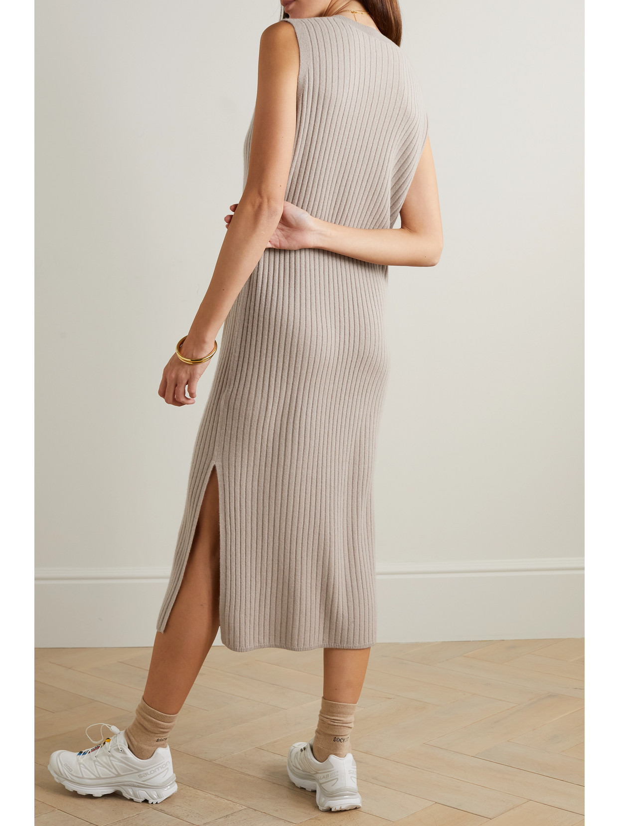 Allude Ribbed Cashmere Midi Dress In Brown