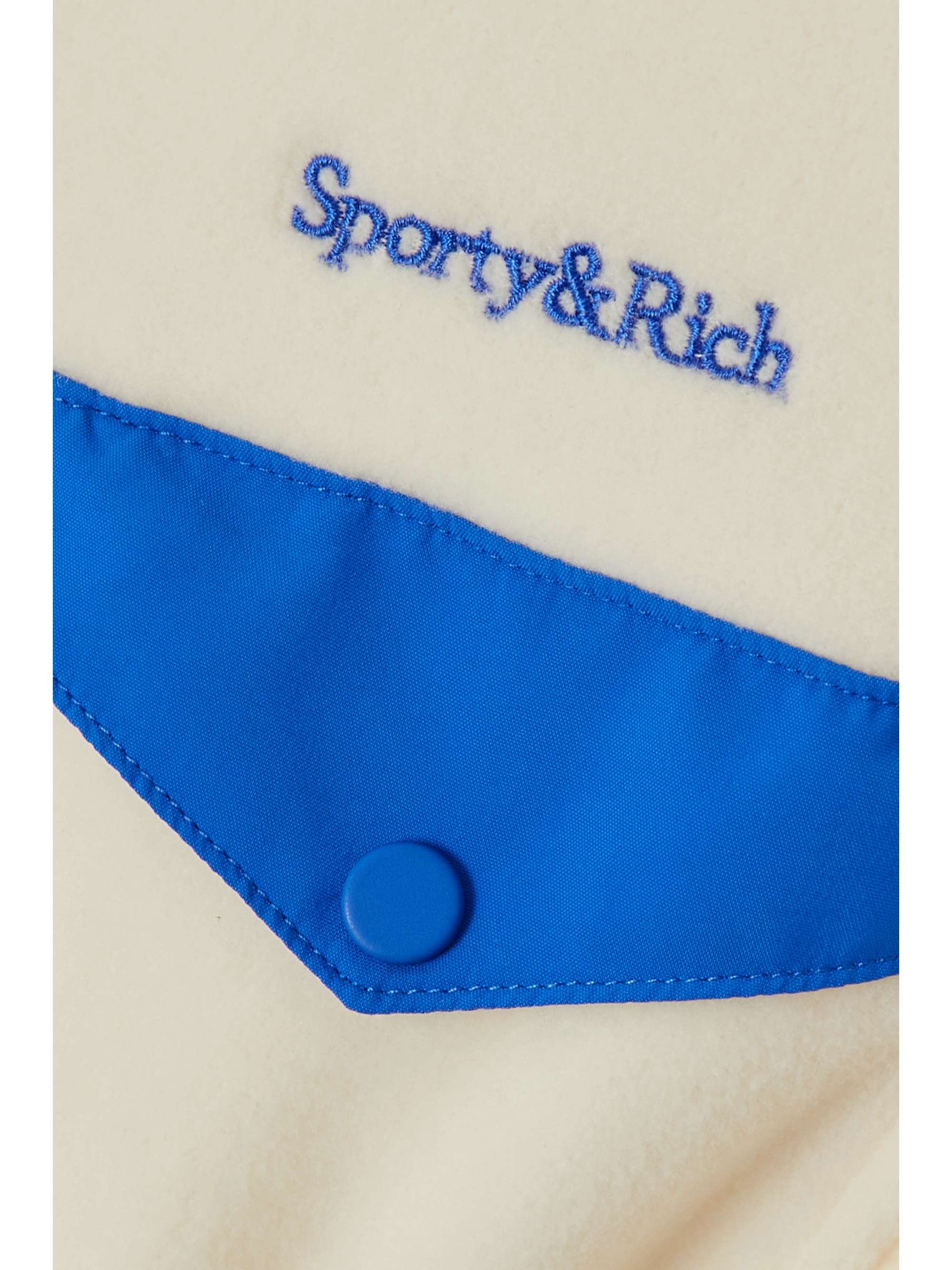 SPORTY & RICH Verkürztes Sweatshirt aus Fleece mit Shell-Besätzen und Stickerei