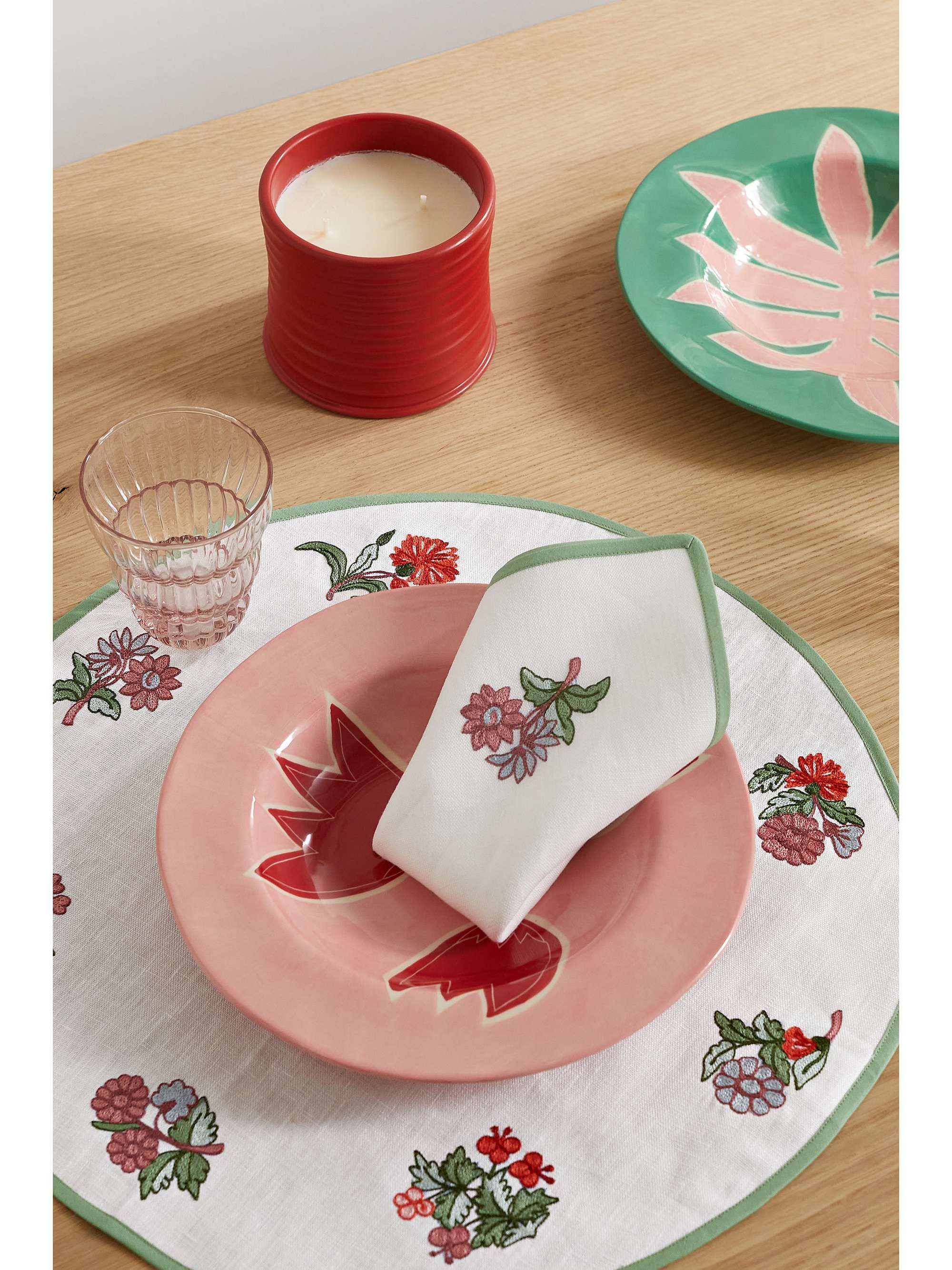 LORETTA CAPONI Embroidered linen placemat and napkin set