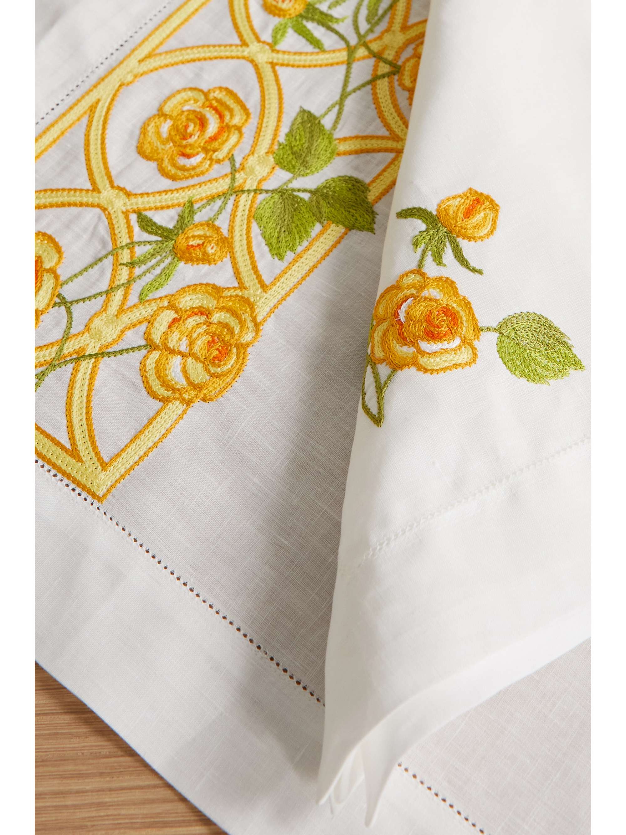 LORETTA CAPONI Embroidered linen placemat and napkin set