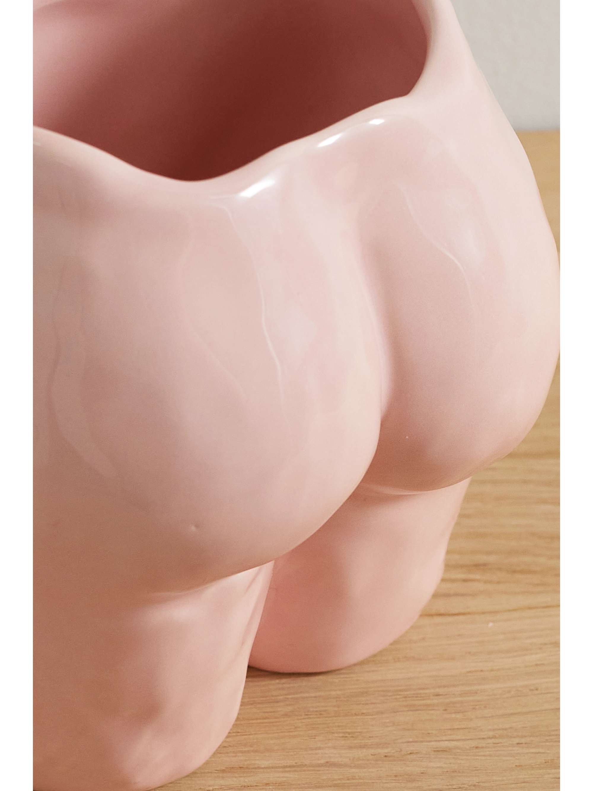 ANISSA KERMICHE Popotin ceramic pot