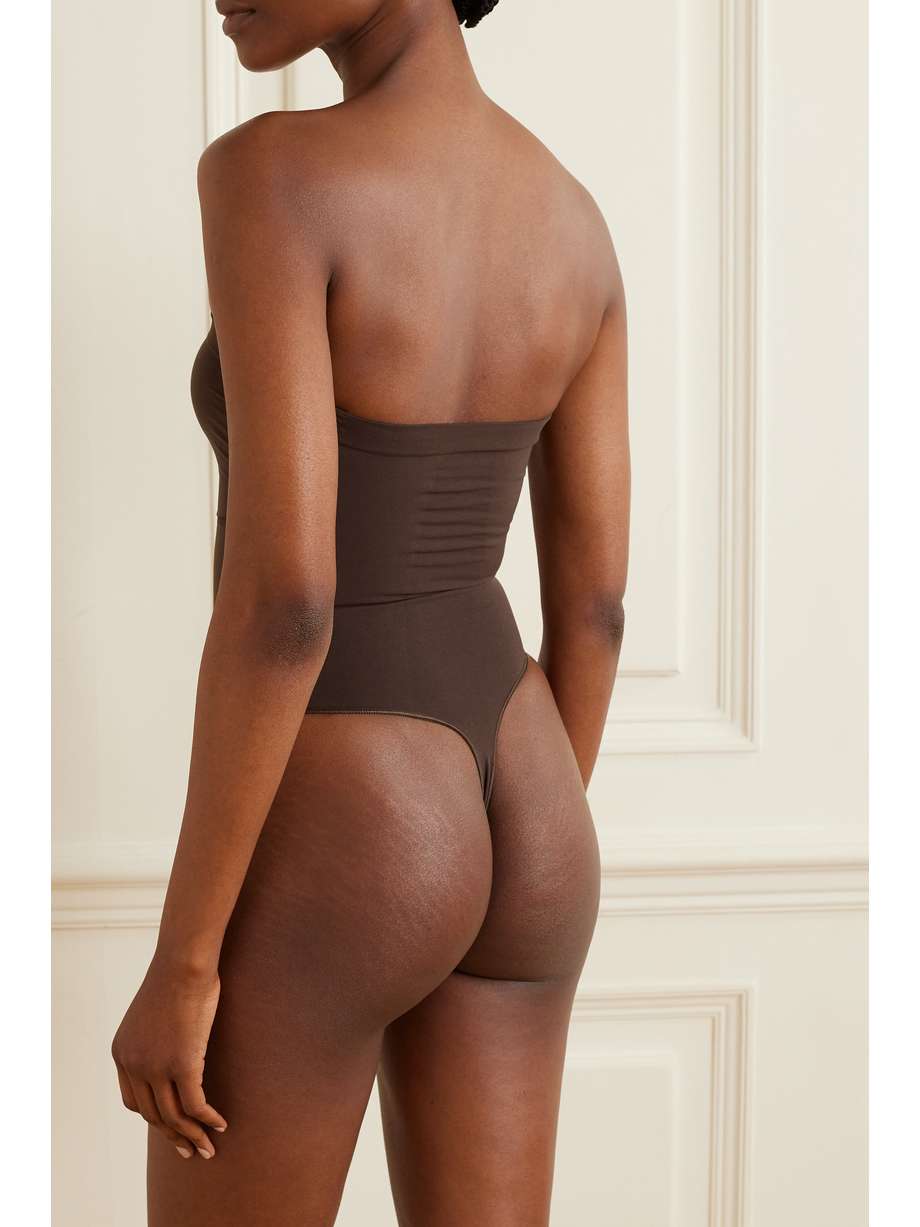 skims-seamless-sculpt-strapless-thong-bodysuit-cocoa-net-a-porter