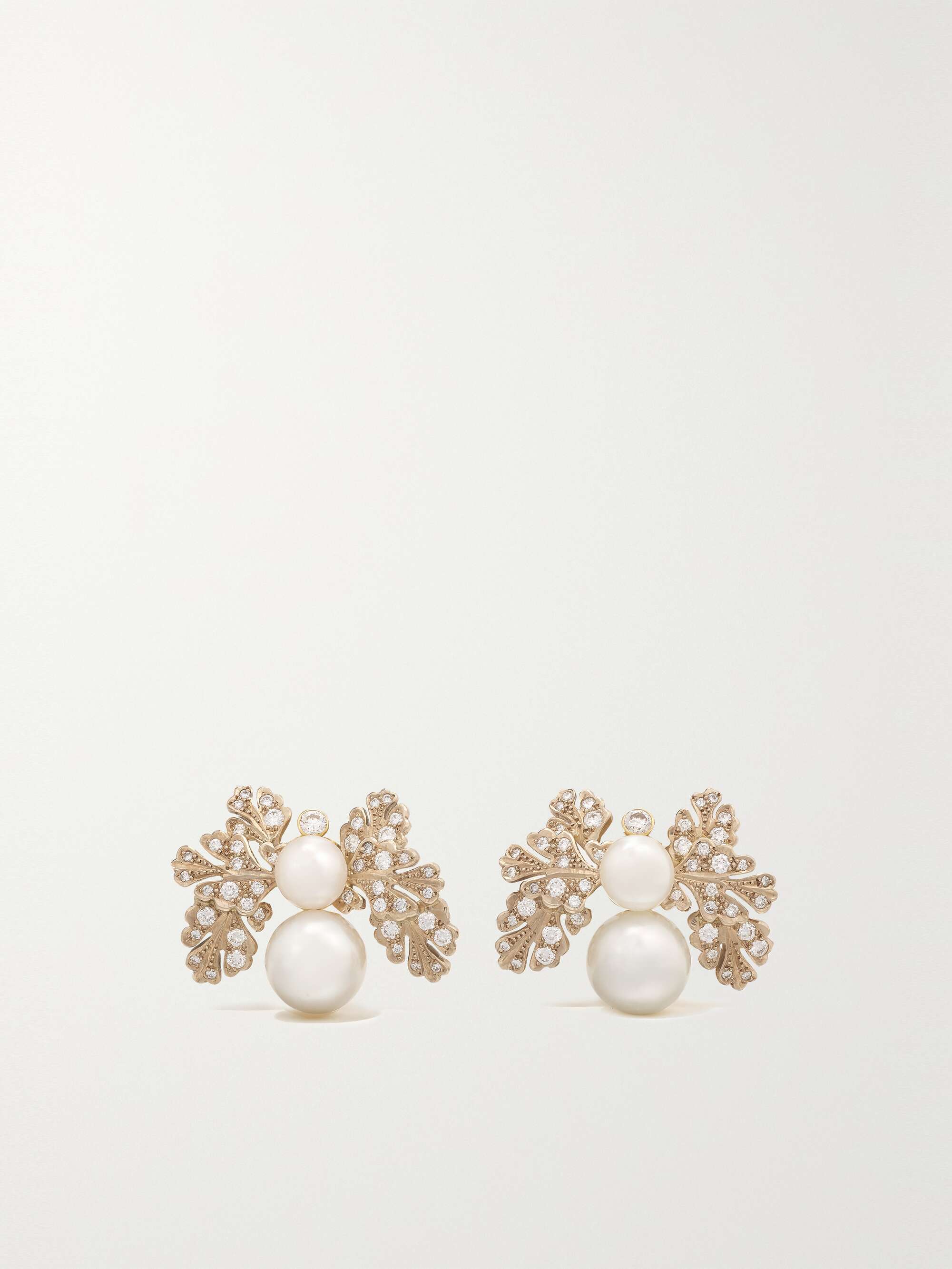 ELIZABETH GAGE 18karat rose and yellow gold, pearl and diamond clip