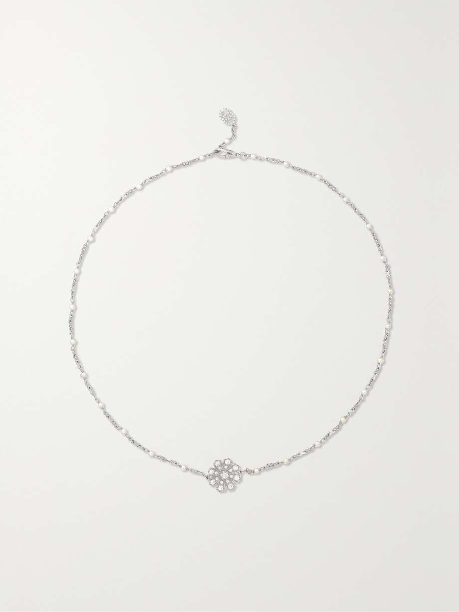 net-a-porter.com | Collier en or blanc 18 carats (750/1000), diamants et perles Flower