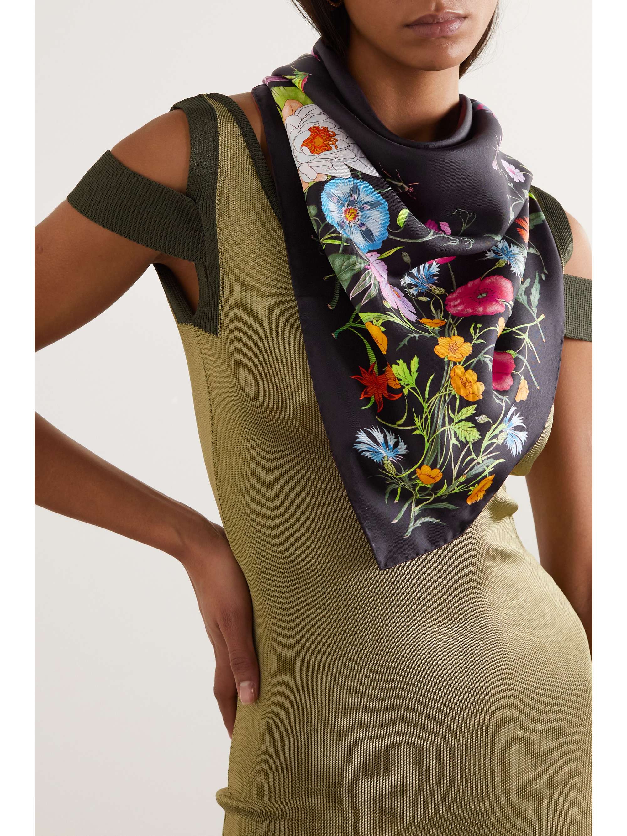 GUCCI Fly Flora Tuch aus Seiden-Twill mit Blumenprint