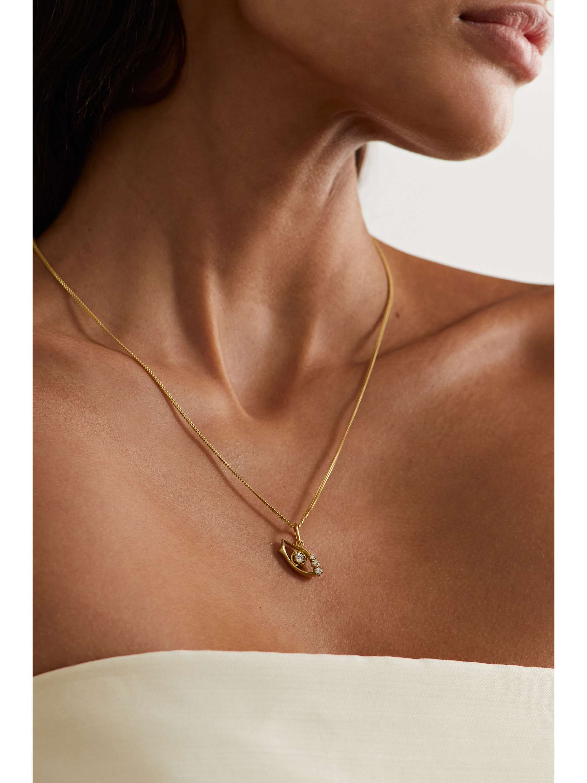 JADE TRAU Evil Eye Kette aus 18 Karat Gold mit Diamanten