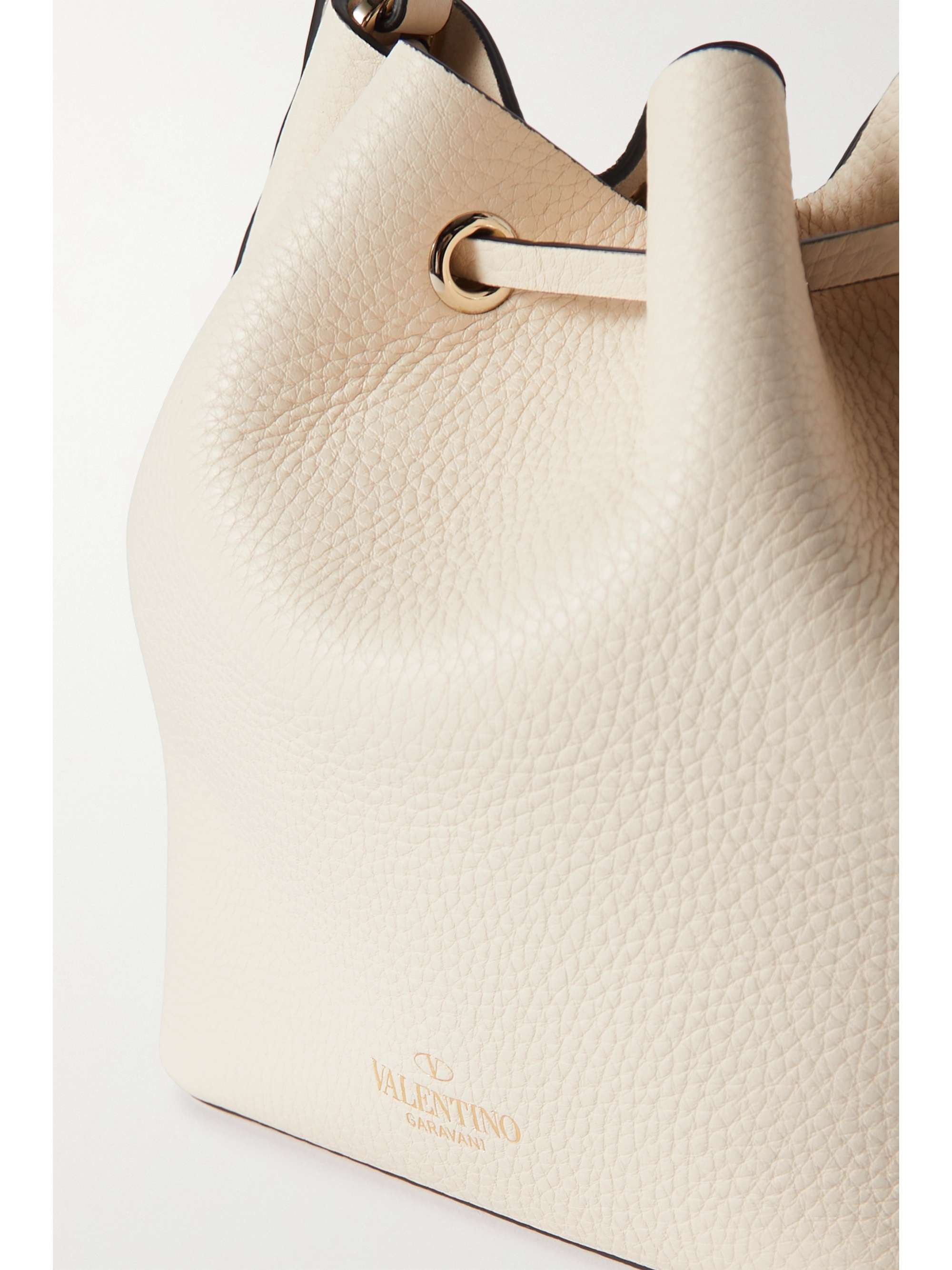 VALENTINO GARAVANI Valentino Garavani Rockstud textured-leather bucket bag